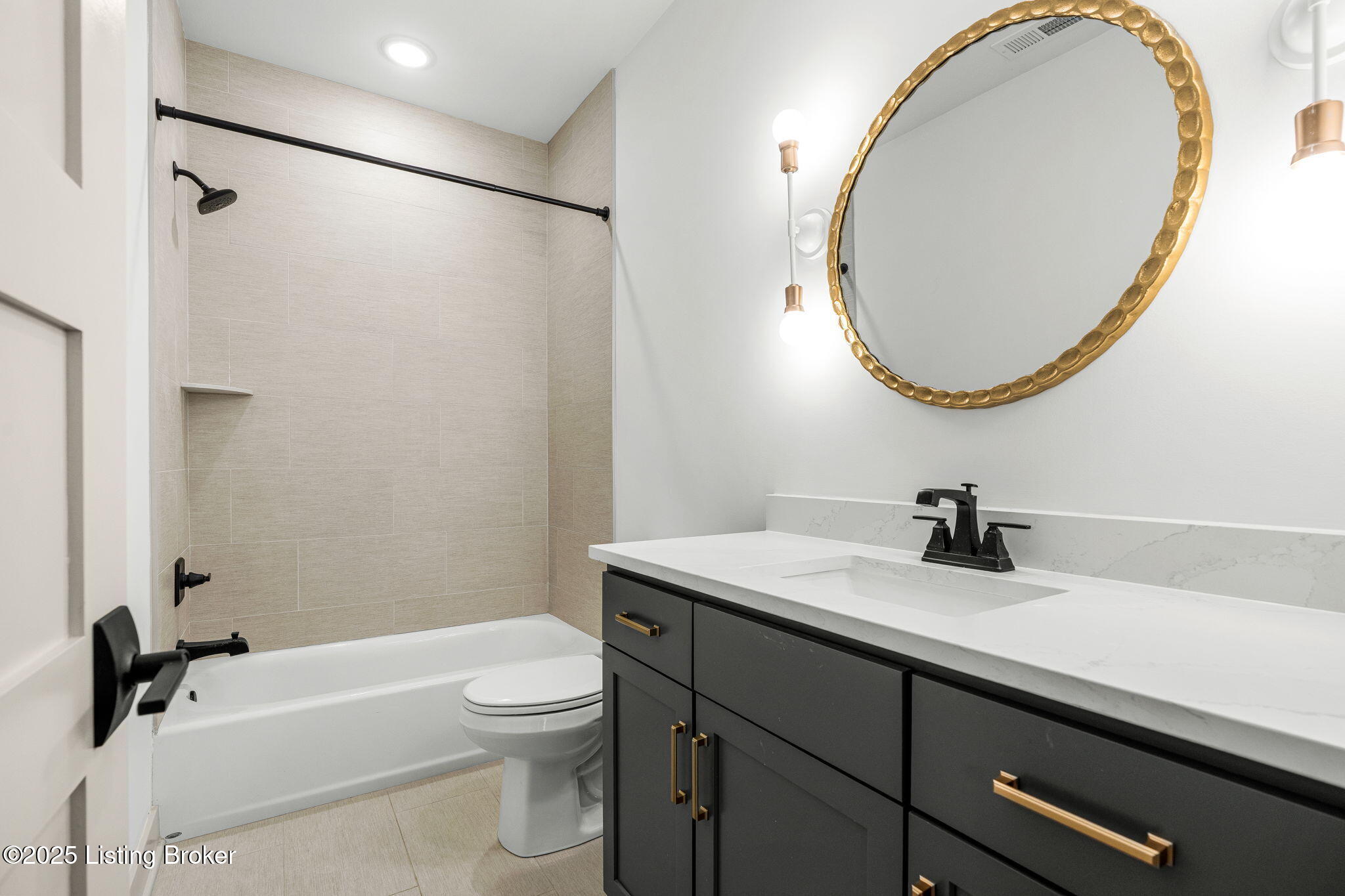 Prospect, Kentucky, 40059, United States, 6 Bedrooms Bedrooms, ,5 BathroomsBathrooms,Residential,Active,1926893