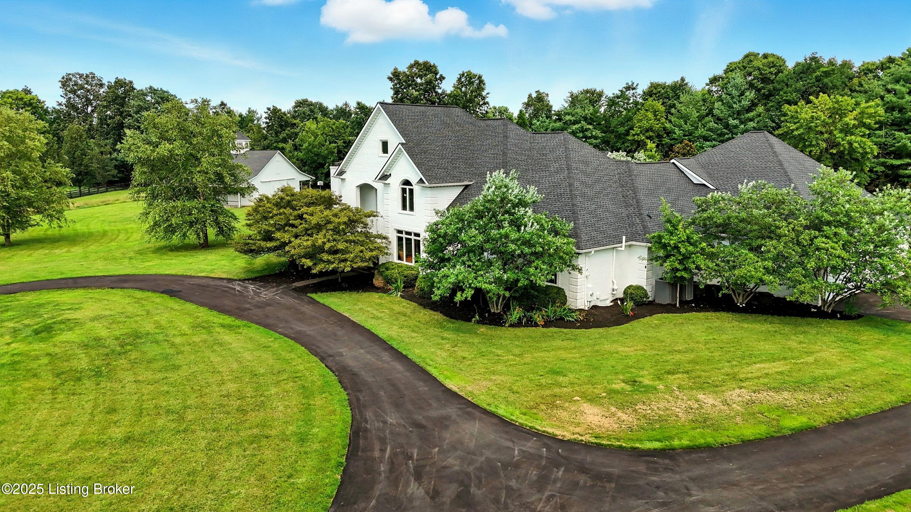 Louisville, Kentucky, 40223, United States, 5 Bedrooms Bedrooms, ,5 BathroomsBathrooms,Residential,Active,1968407