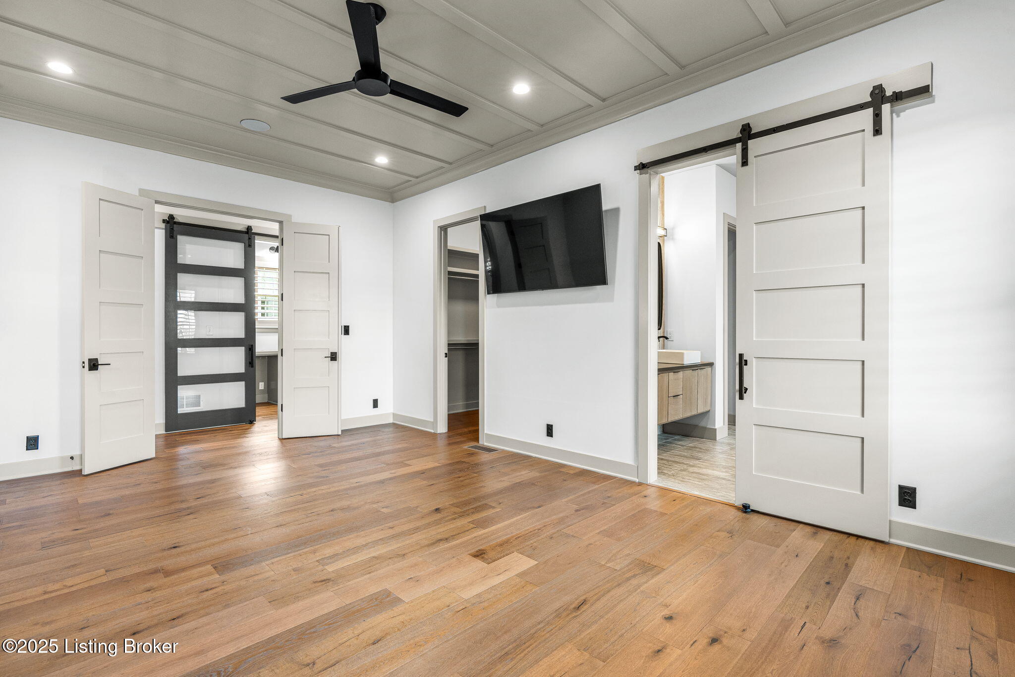 Prospect, Kentucky, 40059, United States, 6 Bedrooms Bedrooms, ,5 BathroomsBathrooms,Residential,Active,1926893