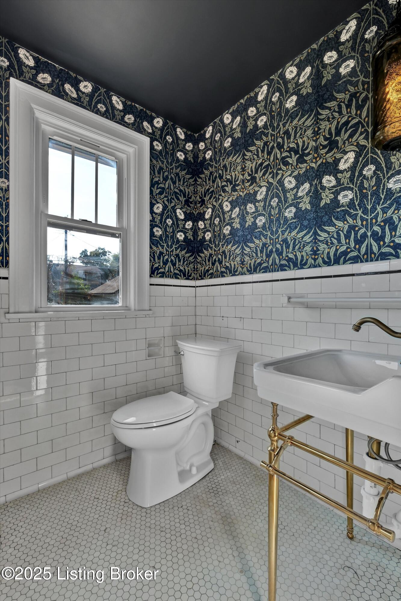 Louisville, Kentucky, 40205, United States, 4 Bedrooms Bedrooms, ,5 BathroomsBathrooms,Residential,Active,1953367