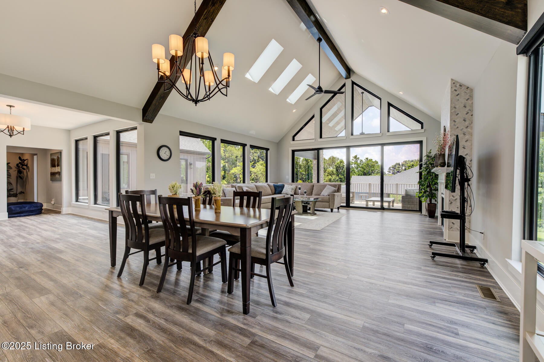 Taylorsville, Kentucky, 40071, United States, ,5 BathroomsBathrooms,Residential,Active,1900170