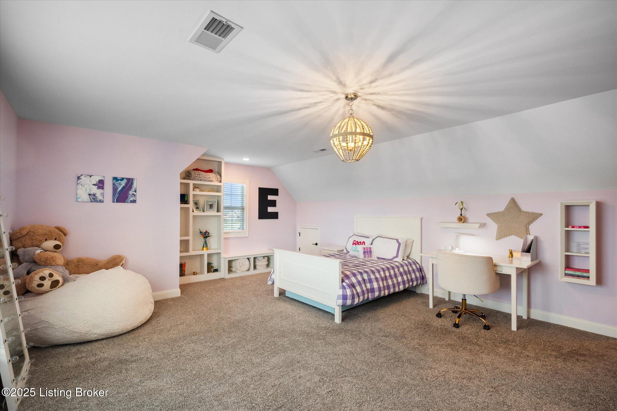 Crestwood, Kentucky, 40014, United States, 6 Bedrooms Bedrooms, ,5 BathroomsBathrooms,Residential,Active,1926918