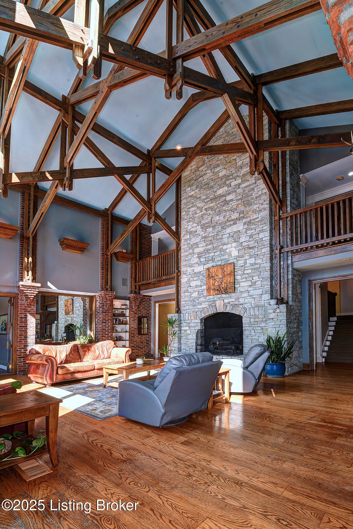 Louisville, Kentucky, 40220, United States, 5 Bedrooms Bedrooms, ,7 BathroomsBathrooms,Residential,Active,1953976