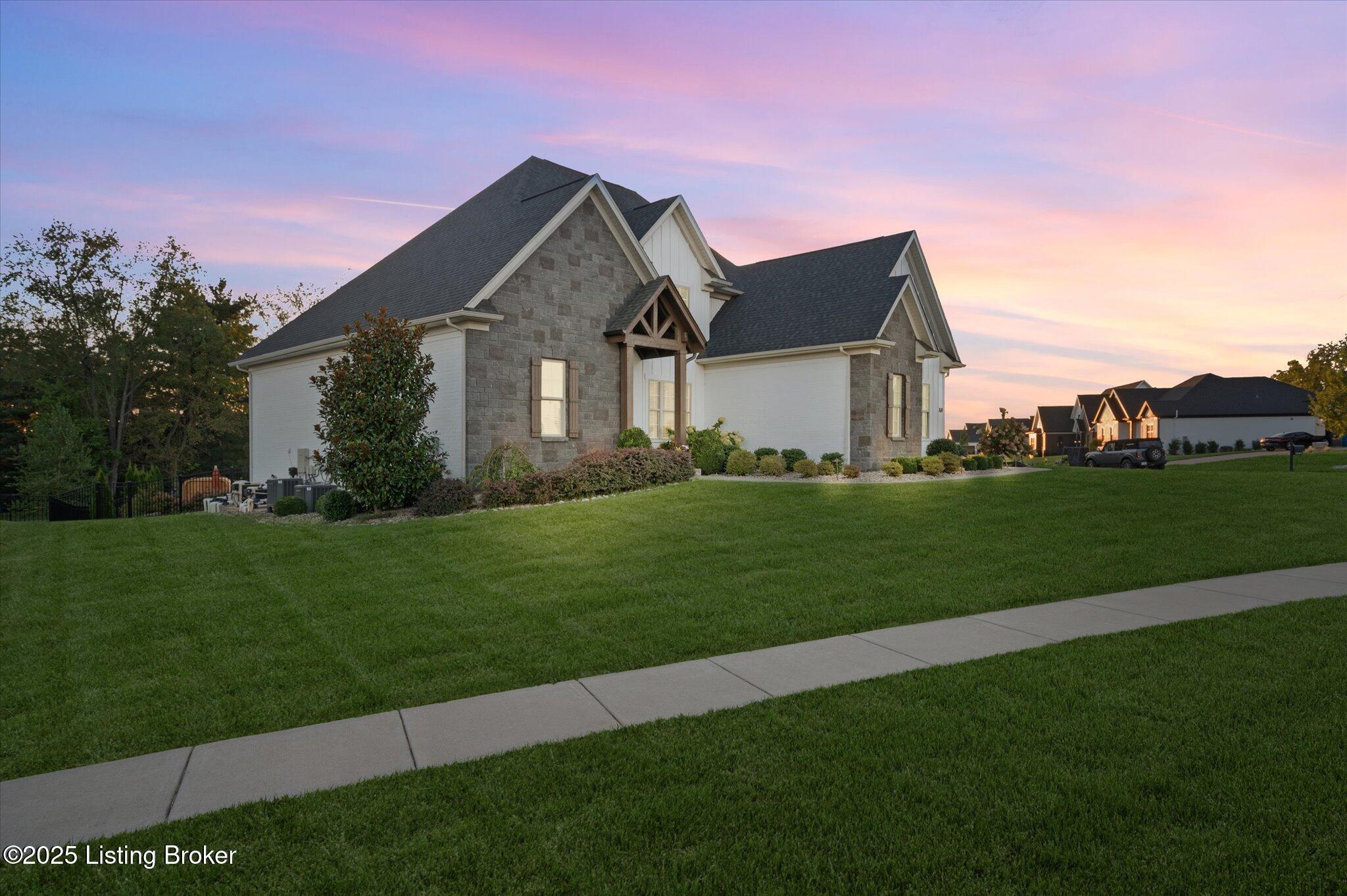 Crestwood, Kentucky, 40014, United States, 6 Bedrooms Bedrooms, ,5 BathroomsBathrooms,Residential,Active,1926918