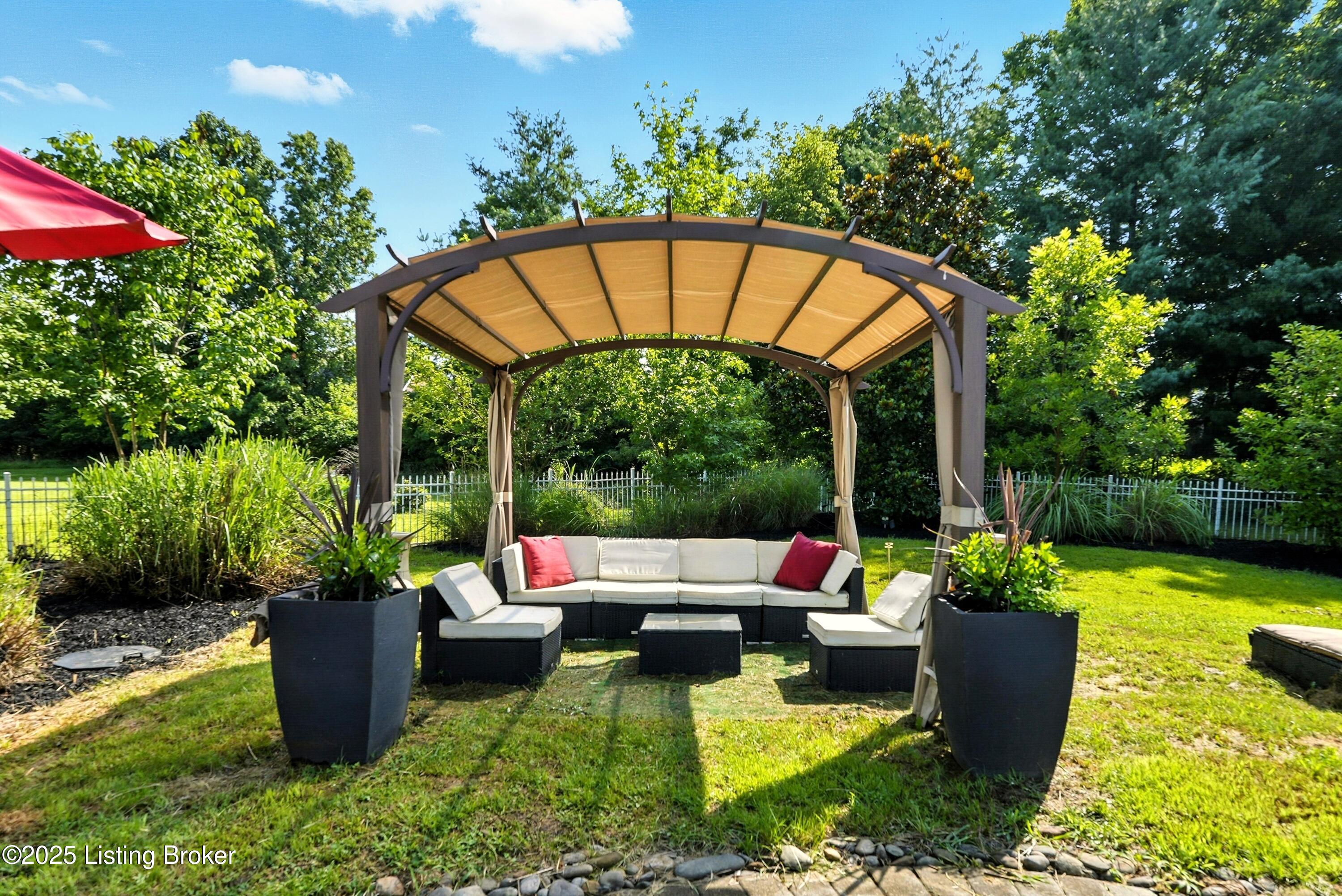 Louisville, Kentucky, 40223, United States, 5 Bedrooms Bedrooms, ,5 BathroomsBathrooms,Residential,Active,1968407