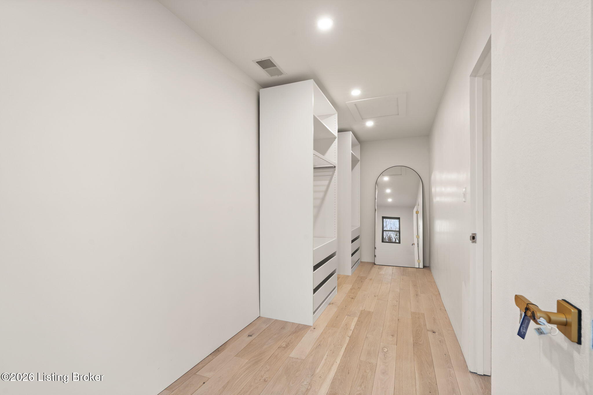 Shelbyville, Kentucky, 40065, United States, 5 Bedrooms Bedrooms, ,5 BathroomsBathrooms,Residential,Active,2007617