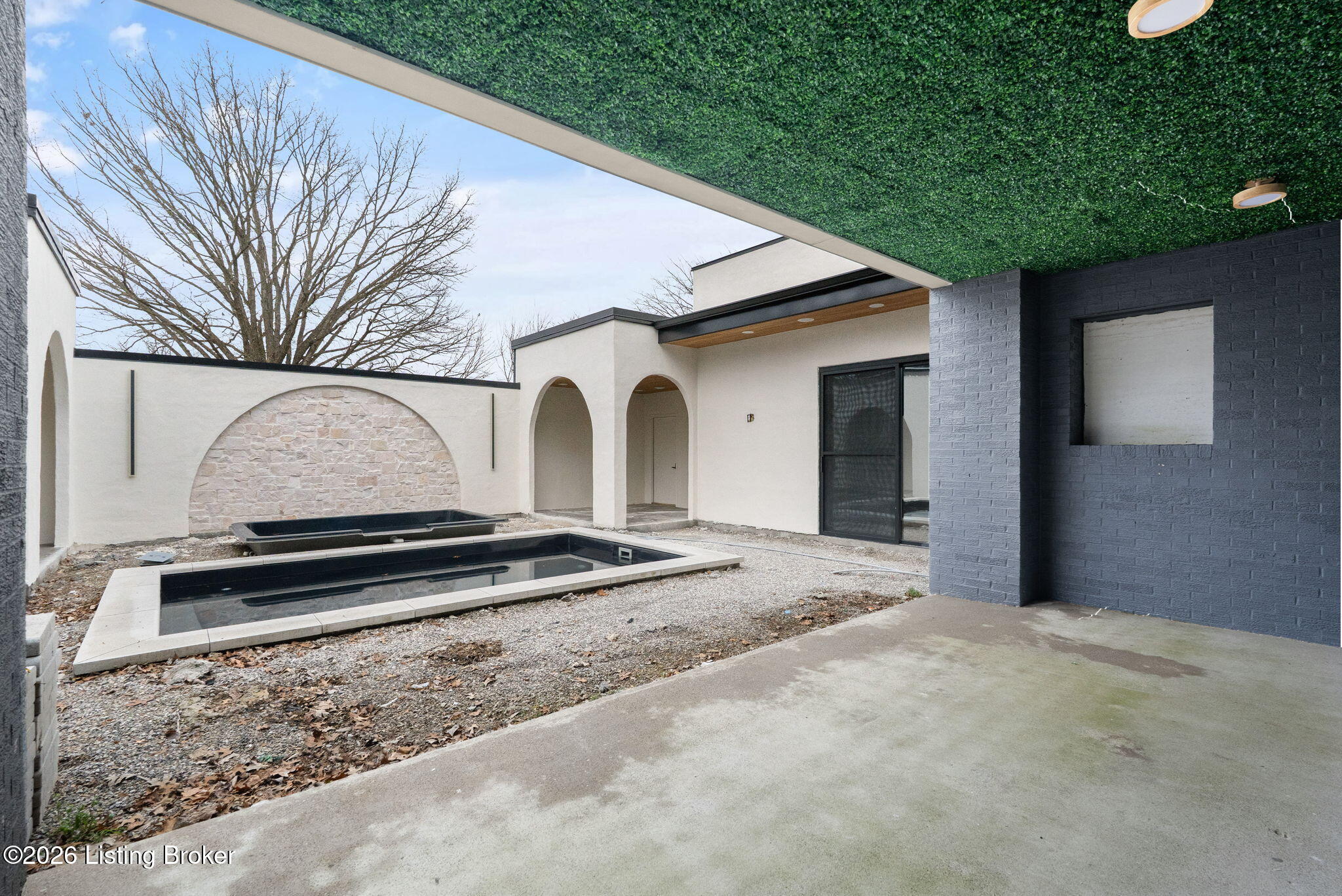 Shelbyville, Kentucky, 40065, United States, 5 Bedrooms Bedrooms, ,5 BathroomsBathrooms,Residential,Active,2007617