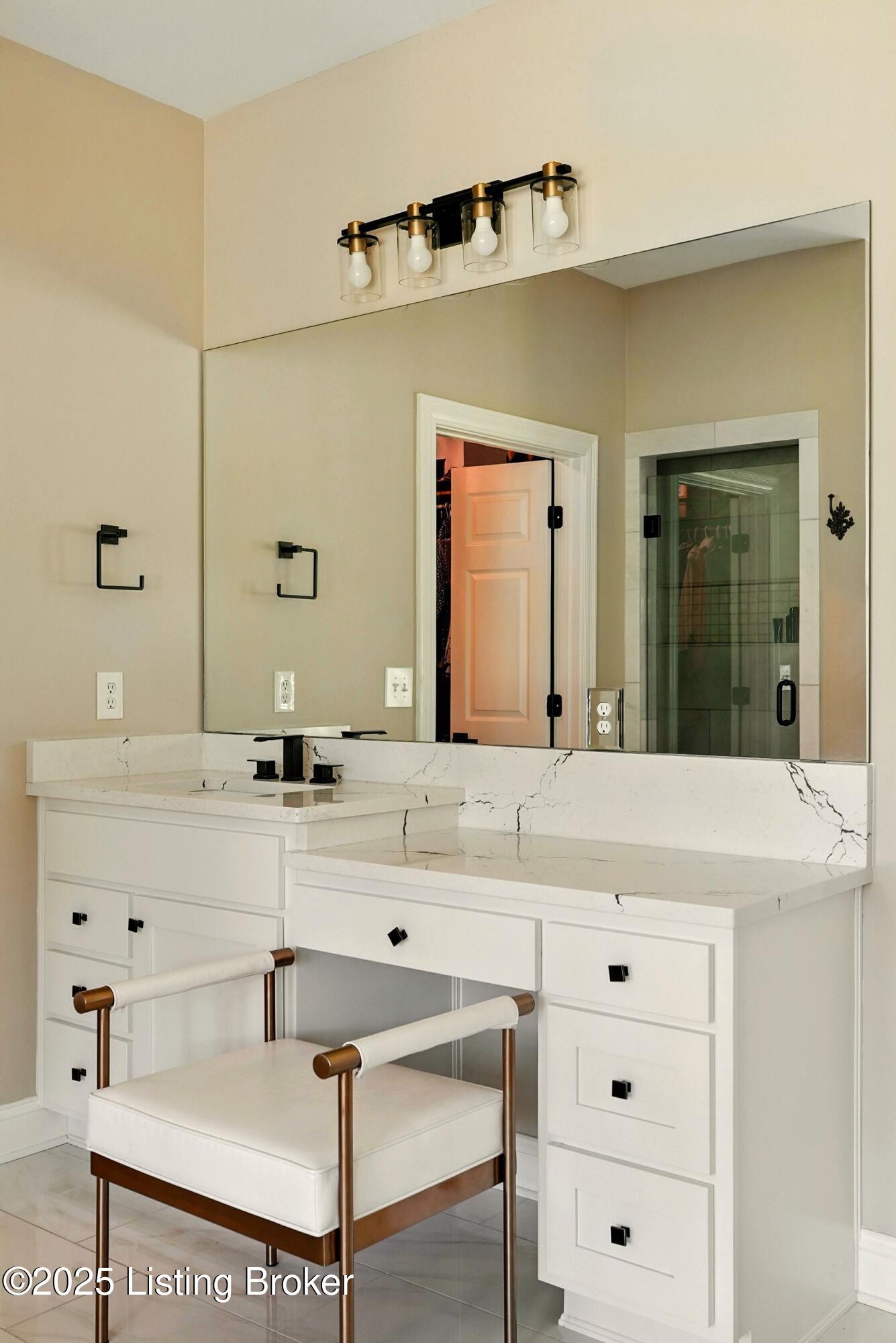 Louisville, Kentucky, 40223, United States, 5 Bedrooms Bedrooms, ,5 BathroomsBathrooms,Residential,Active,1968407