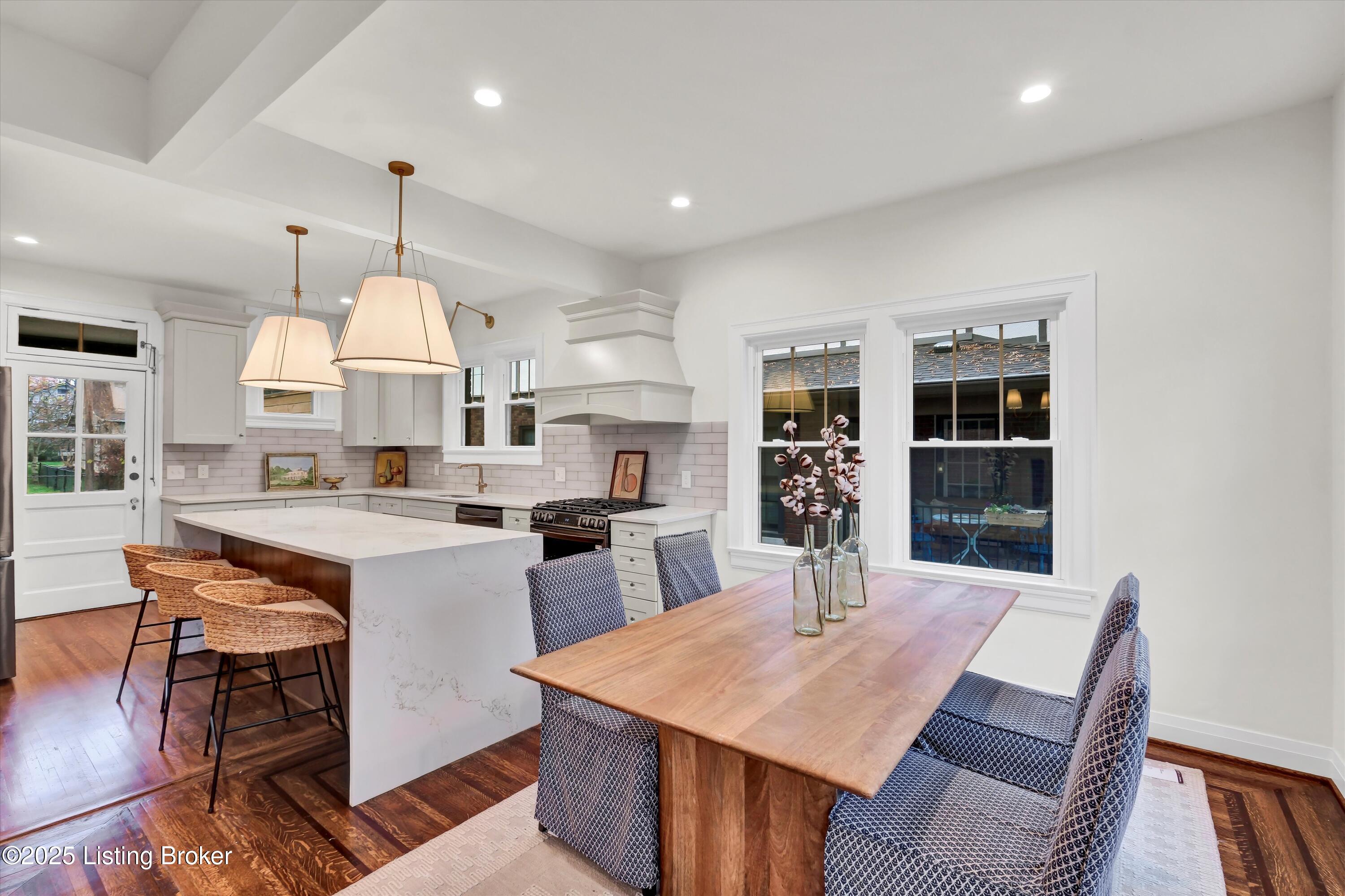 Louisville, Kentucky, 40205, United States, 4 Bedrooms Bedrooms, ,5 BathroomsBathrooms,Residential,Active,1996579