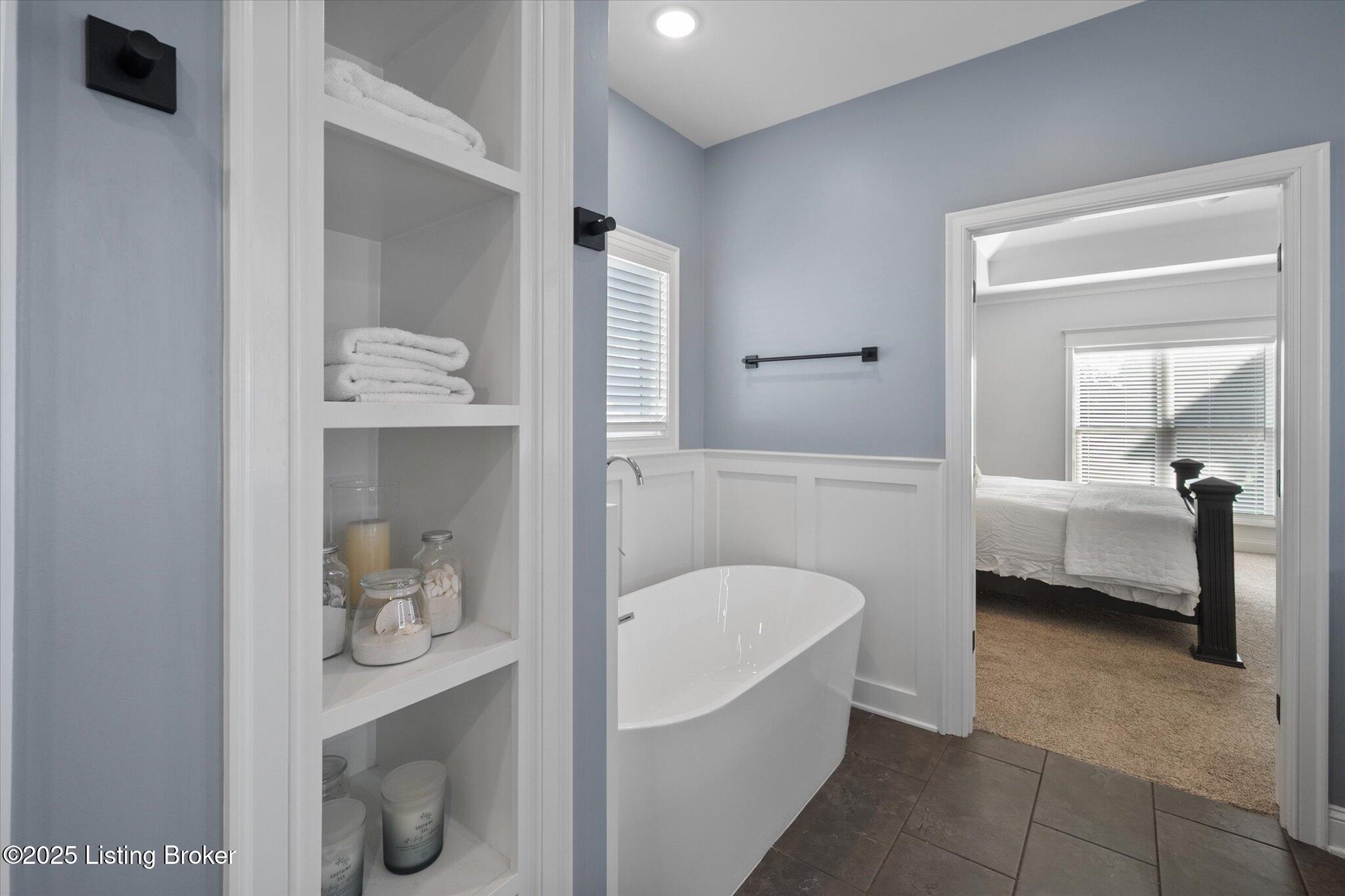 Crestwood, Kentucky, 40014, United States, 6 Bedrooms Bedrooms, ,5 BathroomsBathrooms,Residential,Active,1926918