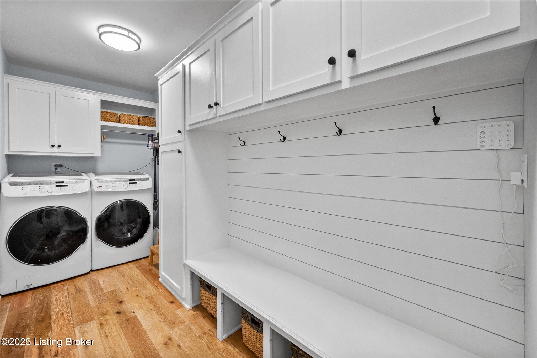 Crestwood, Kentucky, 40014, United States, 6 Bedrooms Bedrooms, ,5 BathroomsBathrooms,Residential,Active,1926918