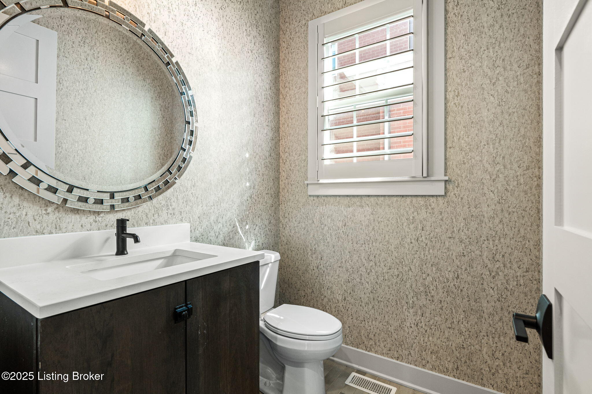 Prospect, Kentucky, 40059, United States, 6 Bedrooms Bedrooms, ,5 BathroomsBathrooms,Residential,Active,1926893