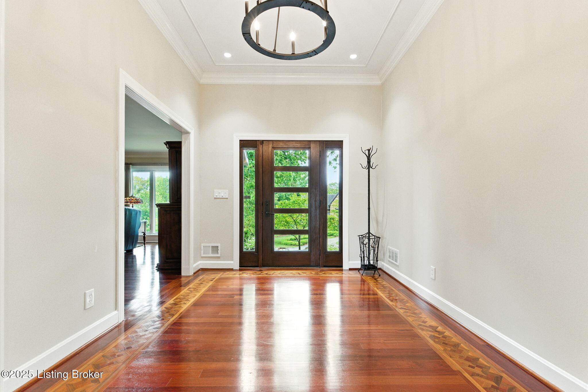 Louisville, Kentucky, 40222, United States, 5 Bedrooms Bedrooms, ,5 BathroomsBathrooms,Residential,Active,1929431
