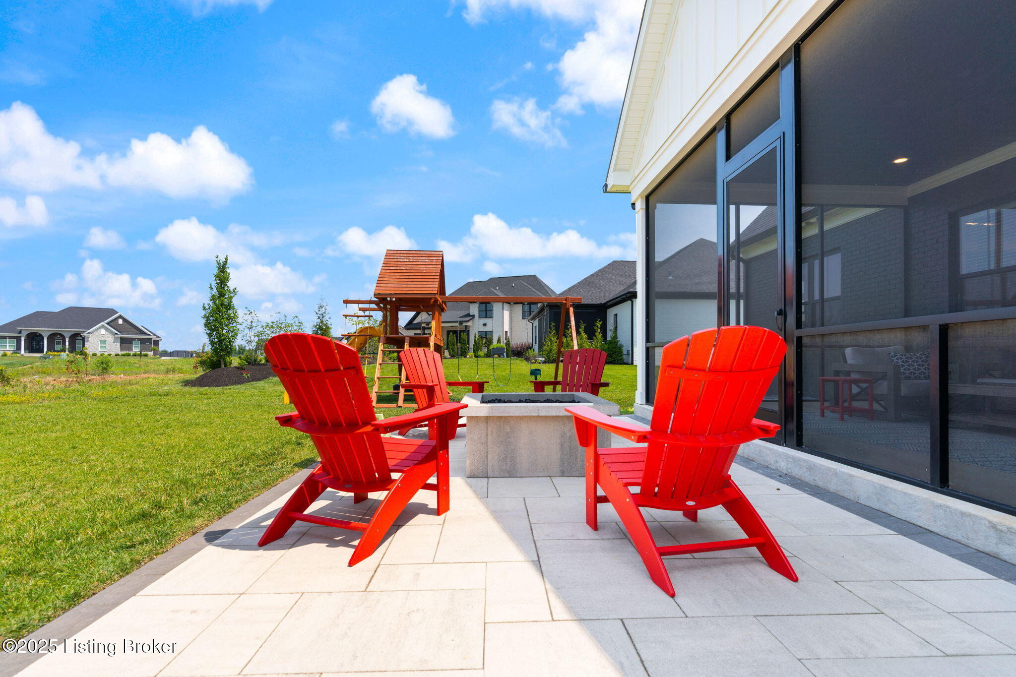 Crestwood, Kentucky, 40014, United States, 5 Bedrooms Bedrooms, ,5 BathroomsBathrooms,Residential,Active,1880027