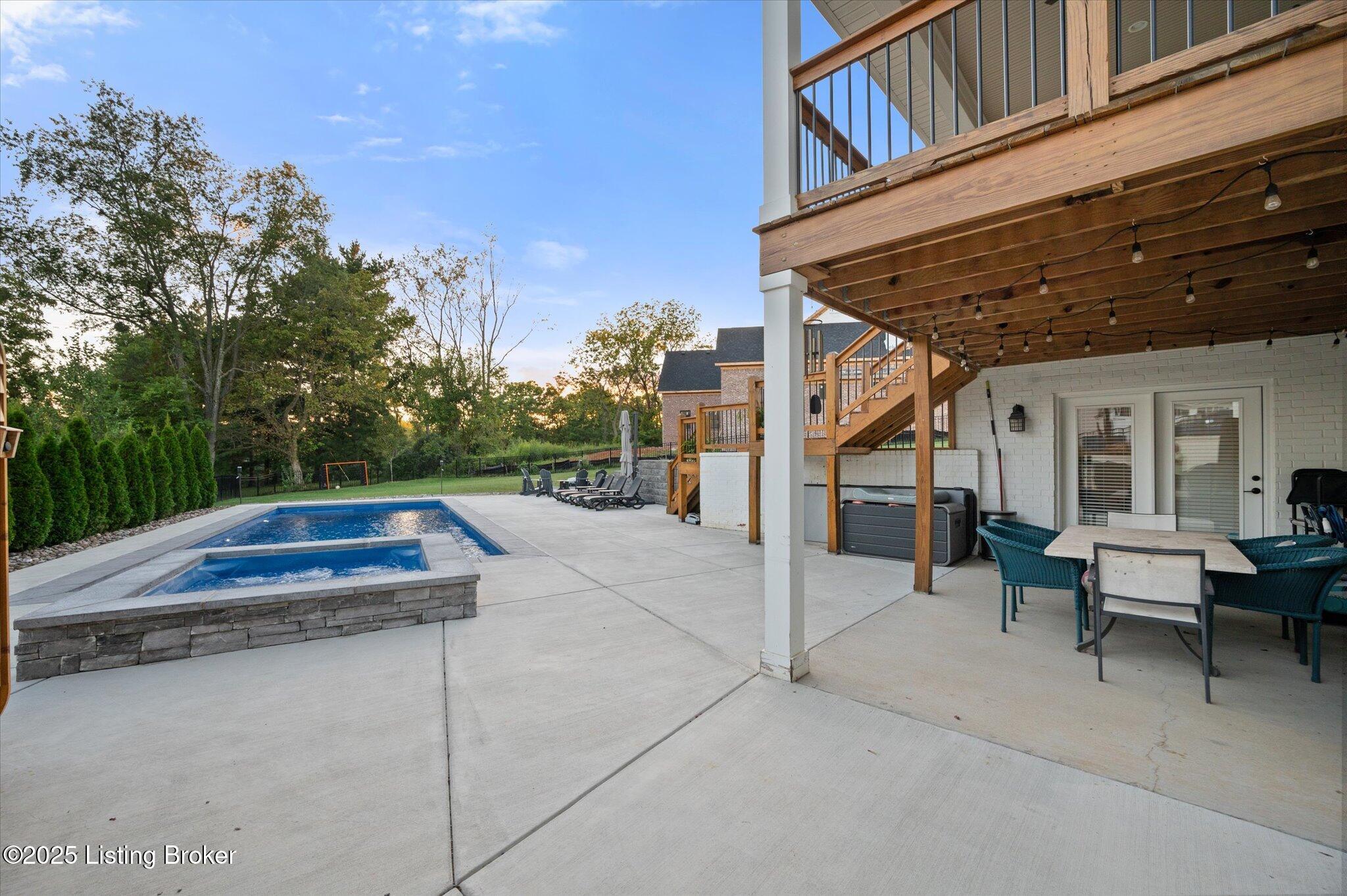 Crestwood, Kentucky, 40014, United States, 6 Bedrooms Bedrooms, ,5 BathroomsBathrooms,Residential,Active,1926918