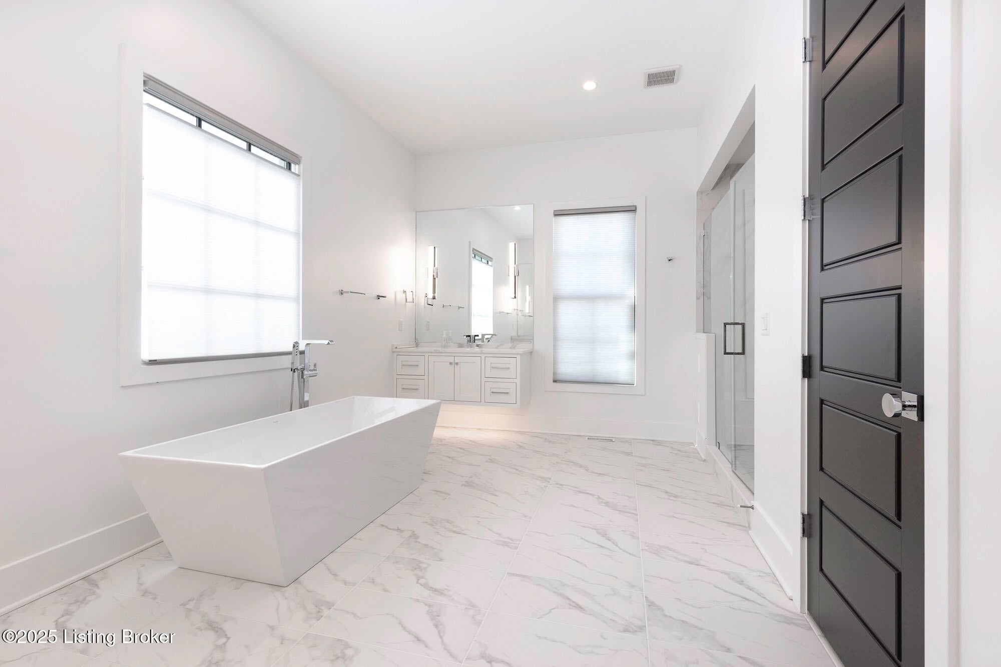 Prospect, Kentucky, 40059, United States, 5 Bedrooms Bedrooms, ,7 BathroomsBathrooms,Residential,Active,1894198