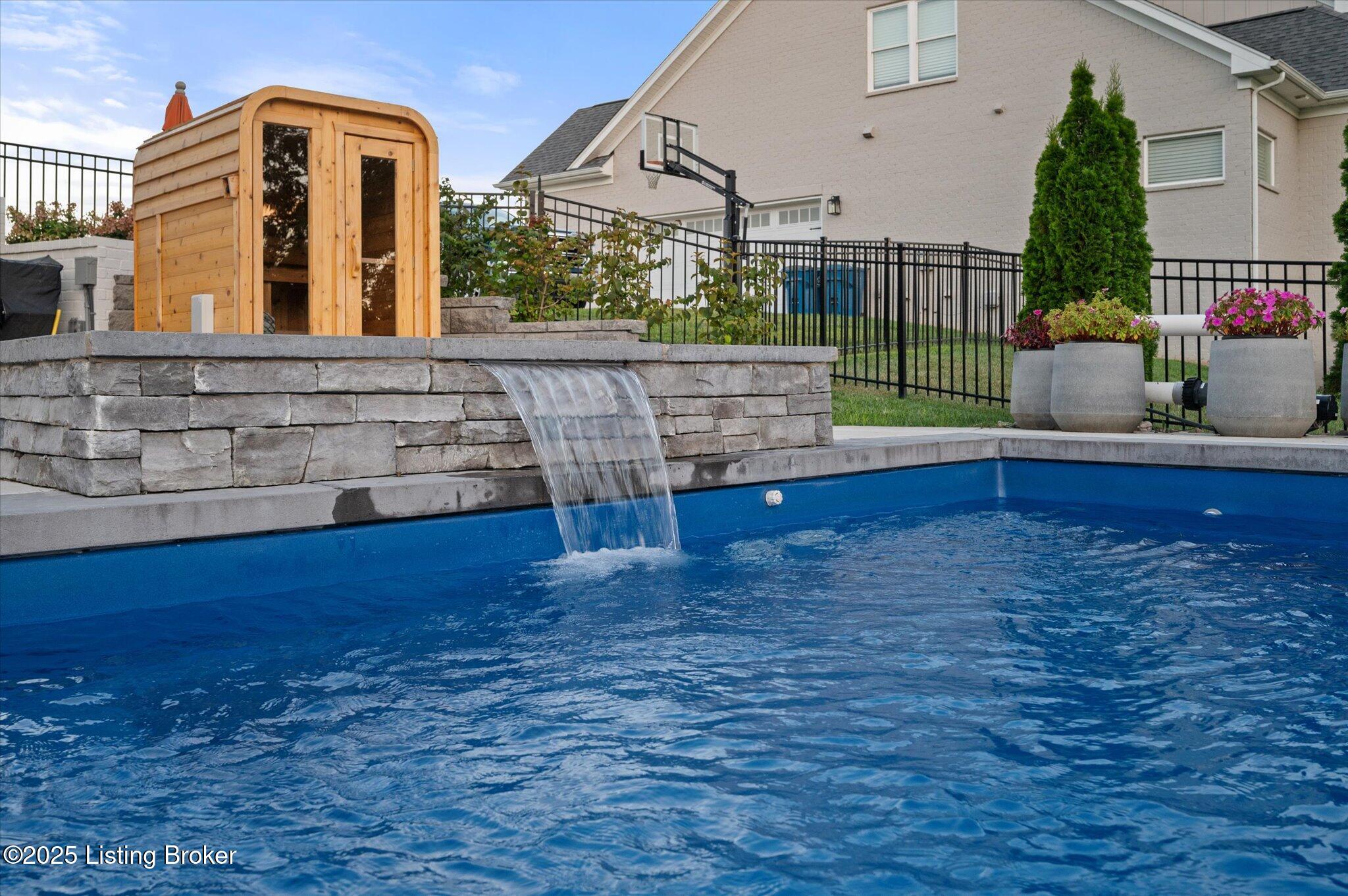 Crestwood, Kentucky, 40014, United States, 6 Bedrooms Bedrooms, ,5 BathroomsBathrooms,Residential,Active,1926918