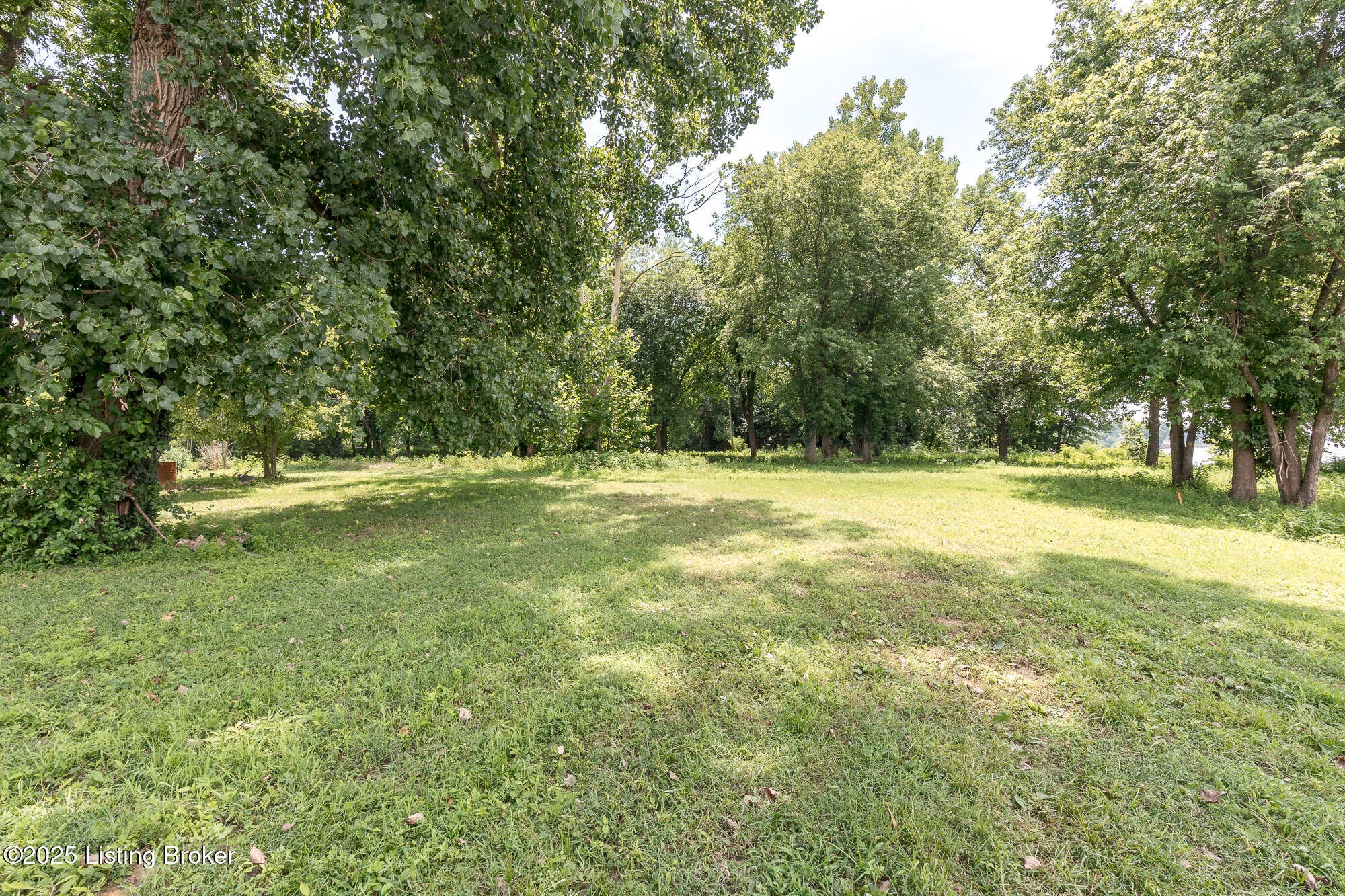 Louisville, Kentucky, 40222, United States, ,2 BathroomsBathrooms,Residential,Active,1888490