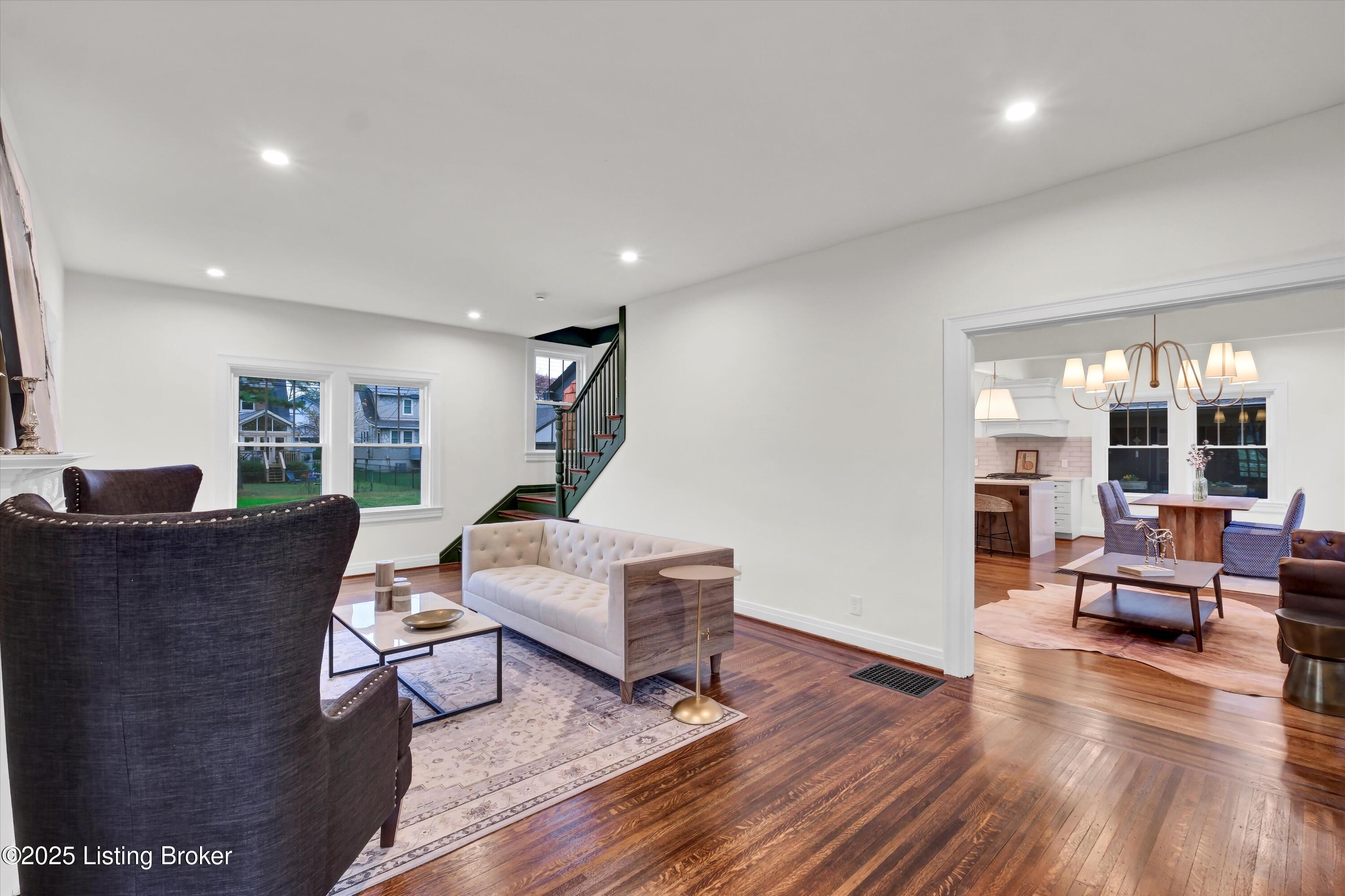 Louisville, Kentucky, 40205, United States, 4 Bedrooms Bedrooms, ,5 BathroomsBathrooms,Residential,Active,1996579