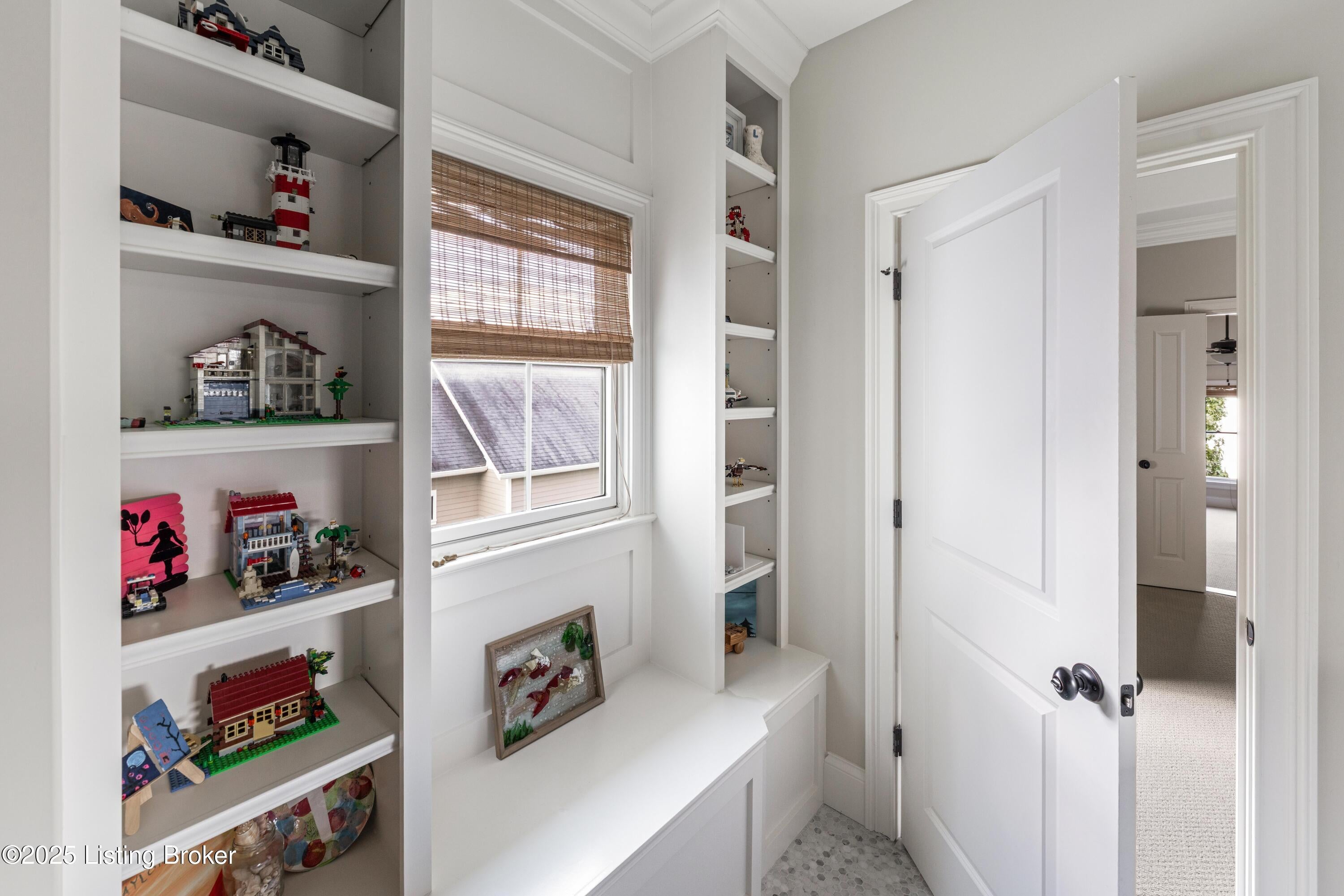 Prospect, Kentucky, 40059, United States, 4 Bedrooms Bedrooms, ,4 BathroomsBathrooms,Residential,Active,1969754