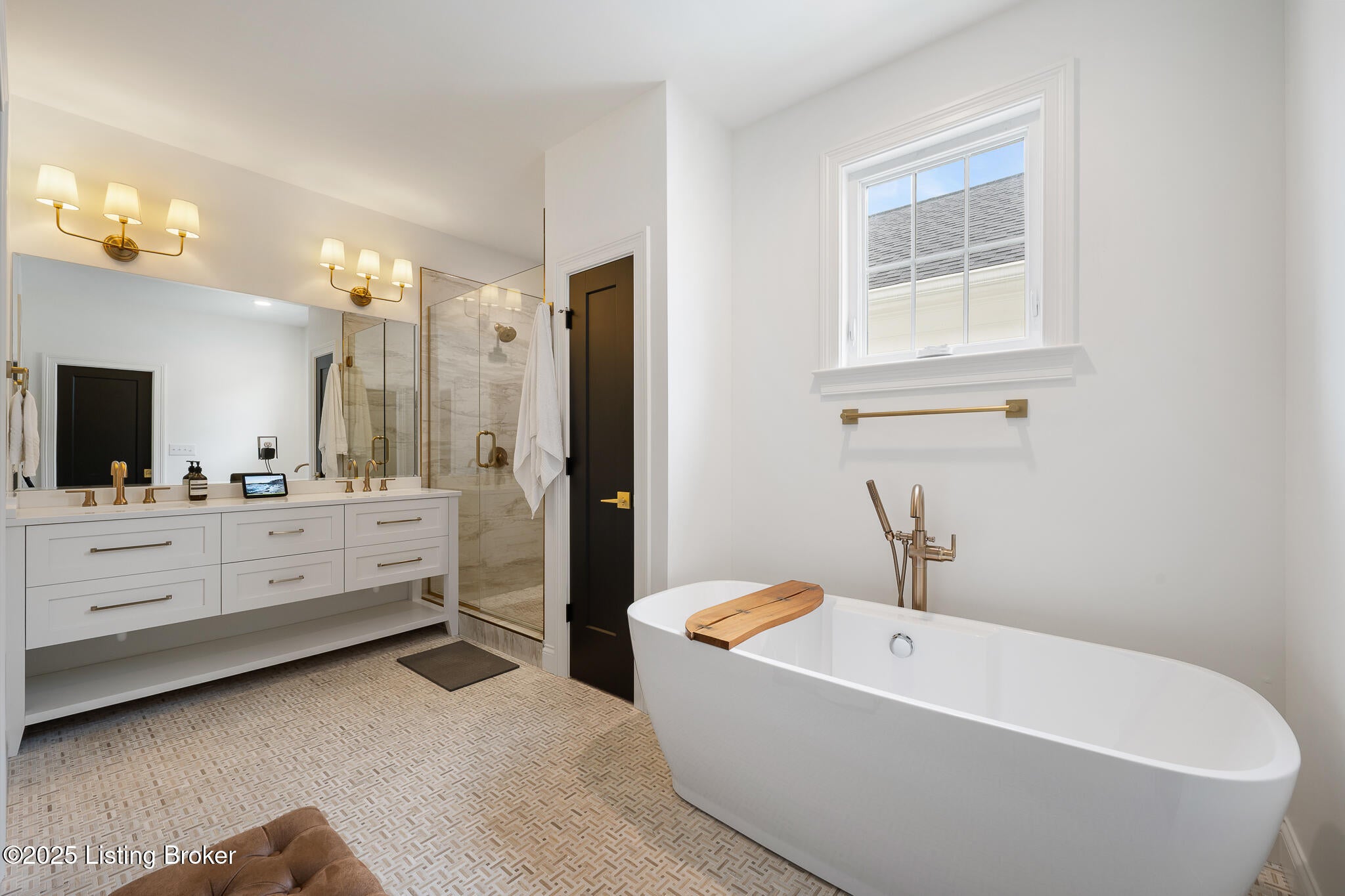 Prospect, Kentucky, 40059, United States, 4 Bedrooms Bedrooms, ,4 BathroomsBathrooms,Residential,Active,1997566