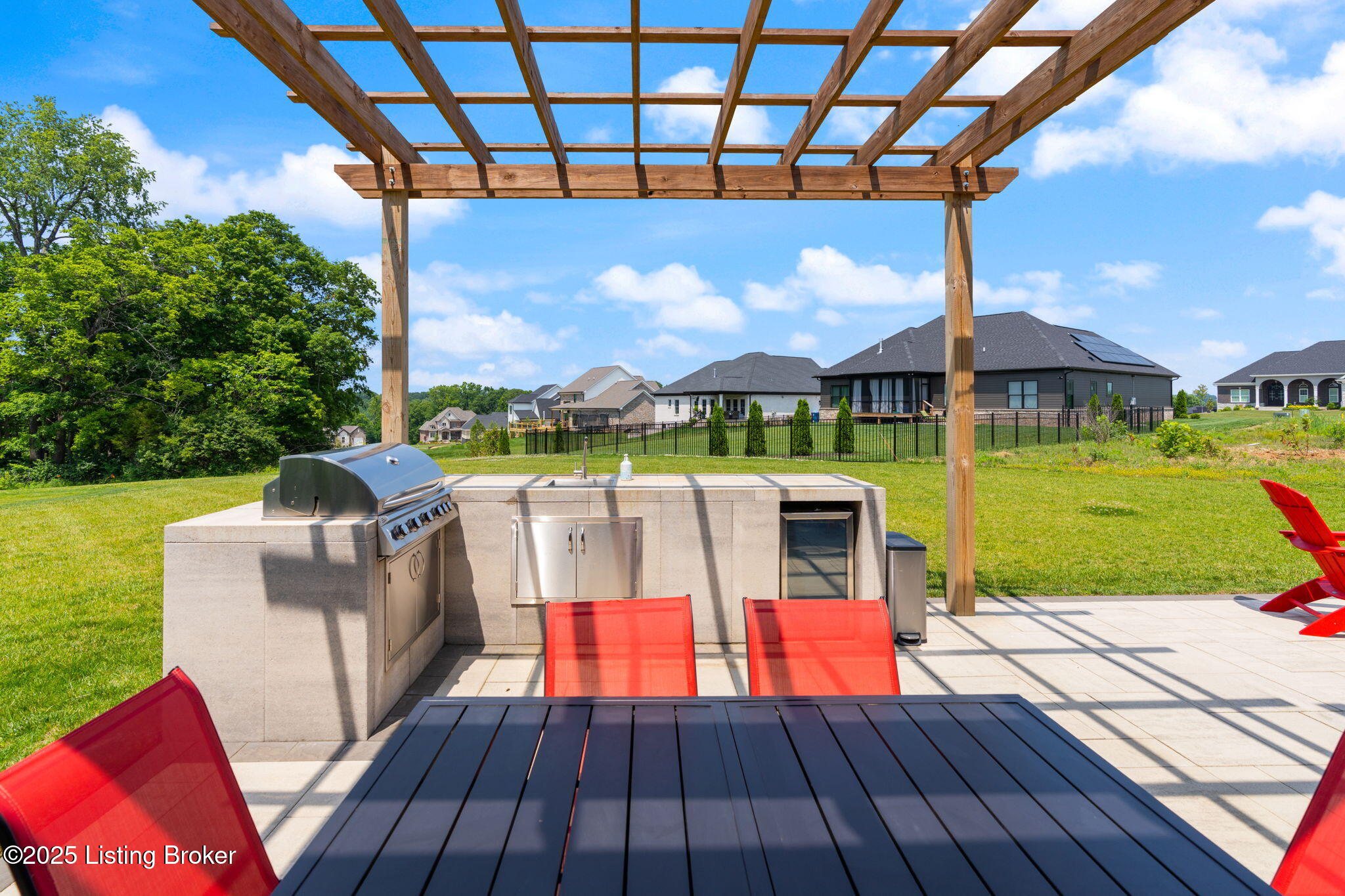 Crestwood, Kentucky, 40014, United States, 5 Bedrooms Bedrooms, ,5 BathroomsBathrooms,Residential,Active,1880027