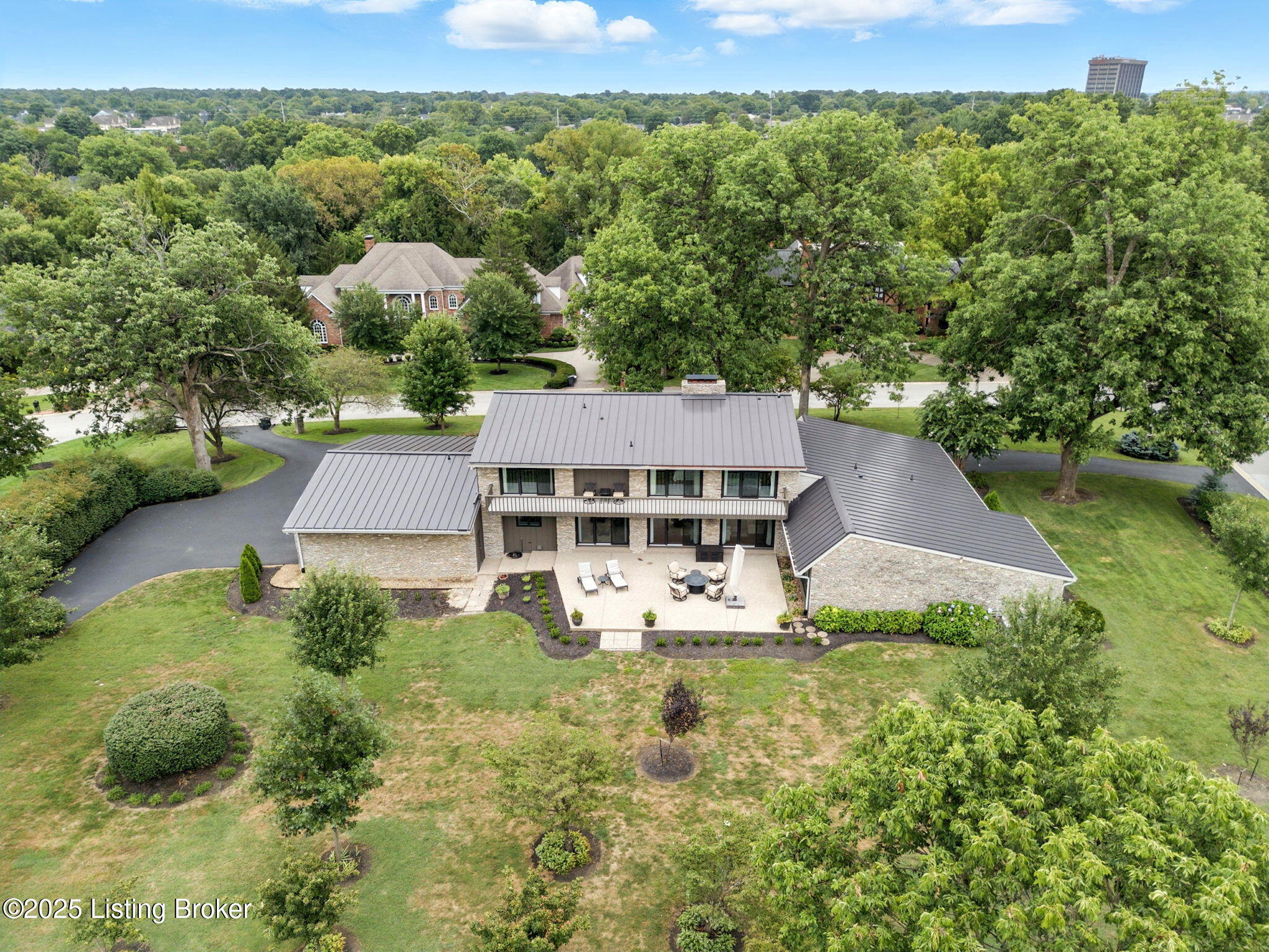 Louisville, Kentucky, 40222, United States, 5 Bedrooms Bedrooms, ,5 BathroomsBathrooms,Residential,Active,1929431