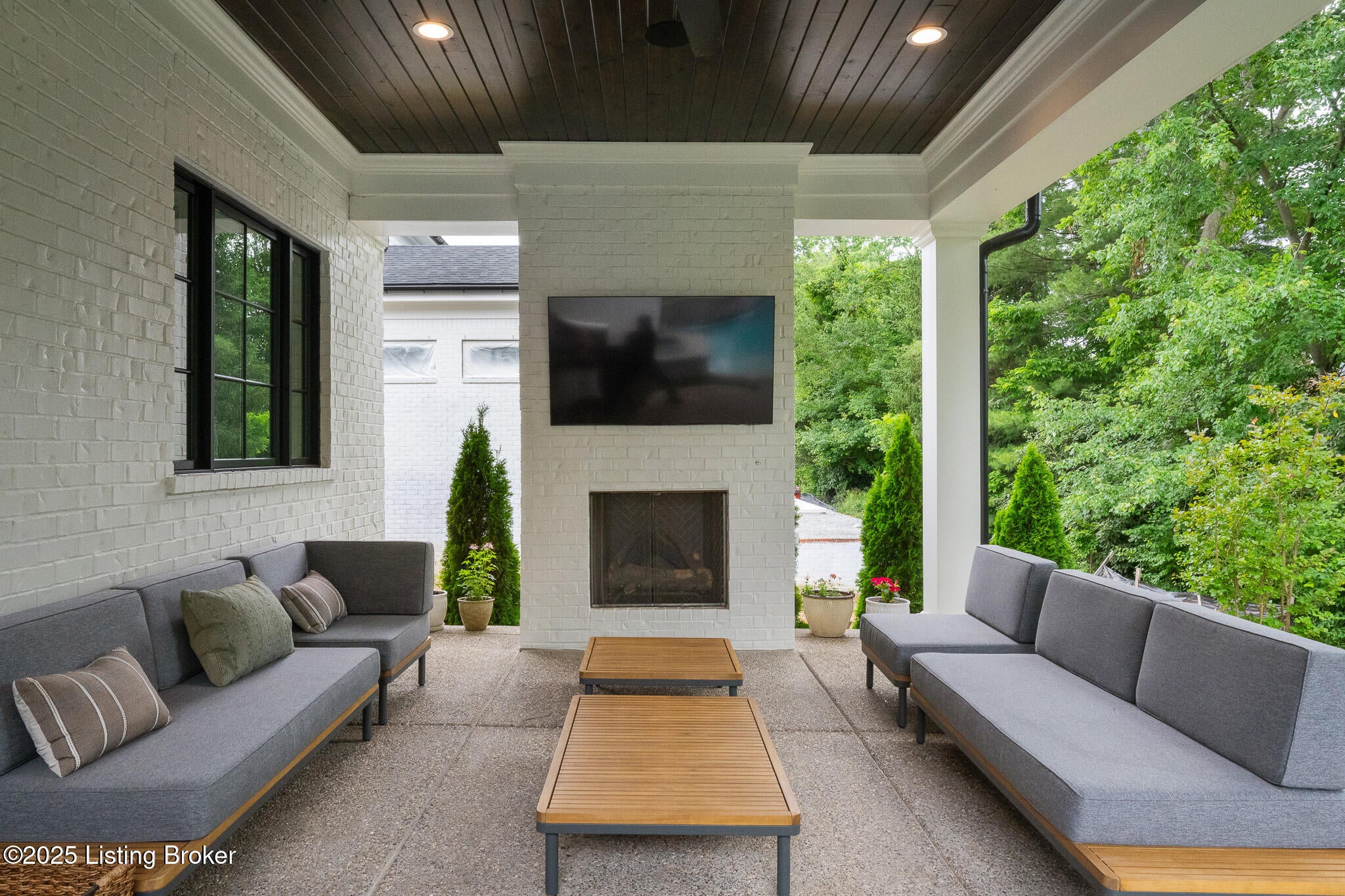 Prospect, Kentucky, 40059, United States, 5 Bedrooms Bedrooms, ,7 BathroomsBathrooms,Residential,Active,1894198