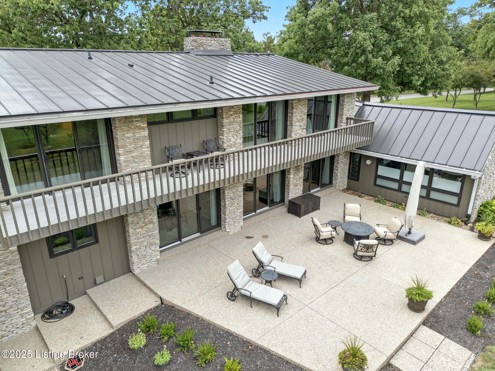 Louisville, Kentucky, 40222, United States, 5 Bedrooms Bedrooms, ,5 BathroomsBathrooms,Residential,Active,1929431