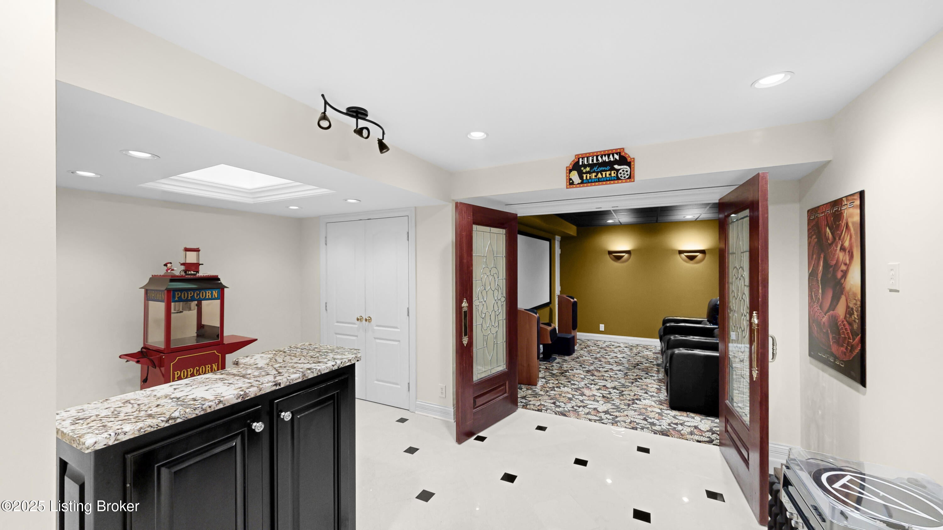Prospect, Kentucky, 40059, United States, 4 Bedrooms Bedrooms, ,5 BathroomsBathrooms,Residential,Active,1944096