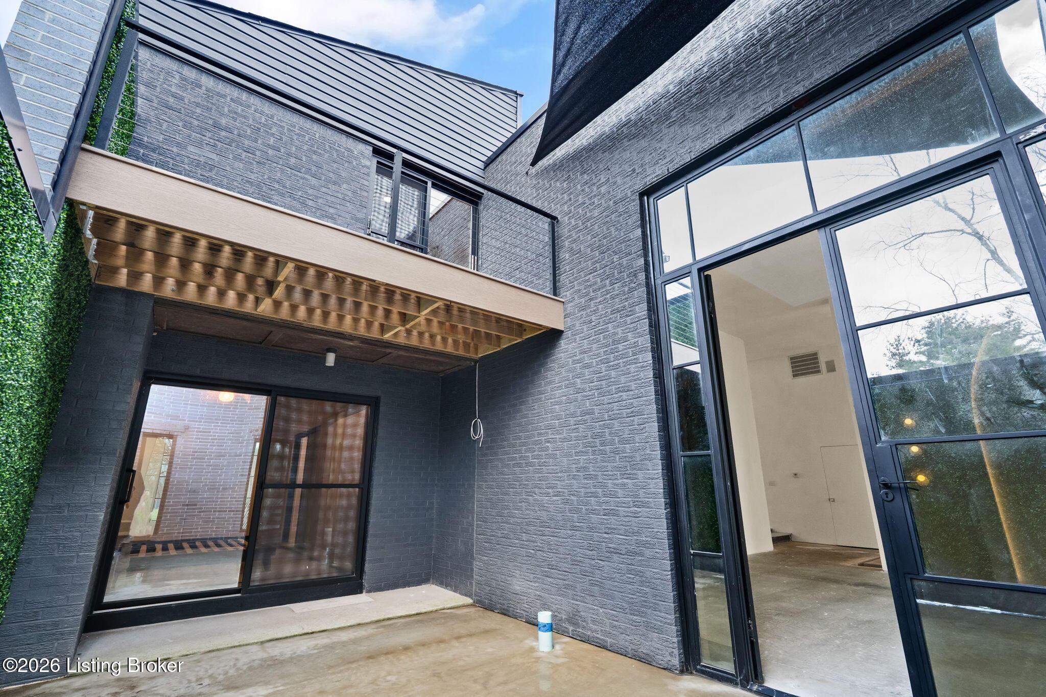 Shelbyville, Kentucky, 40065, United States, 5 Bedrooms Bedrooms, ,5 BathroomsBathrooms,Residential,Active,2007617