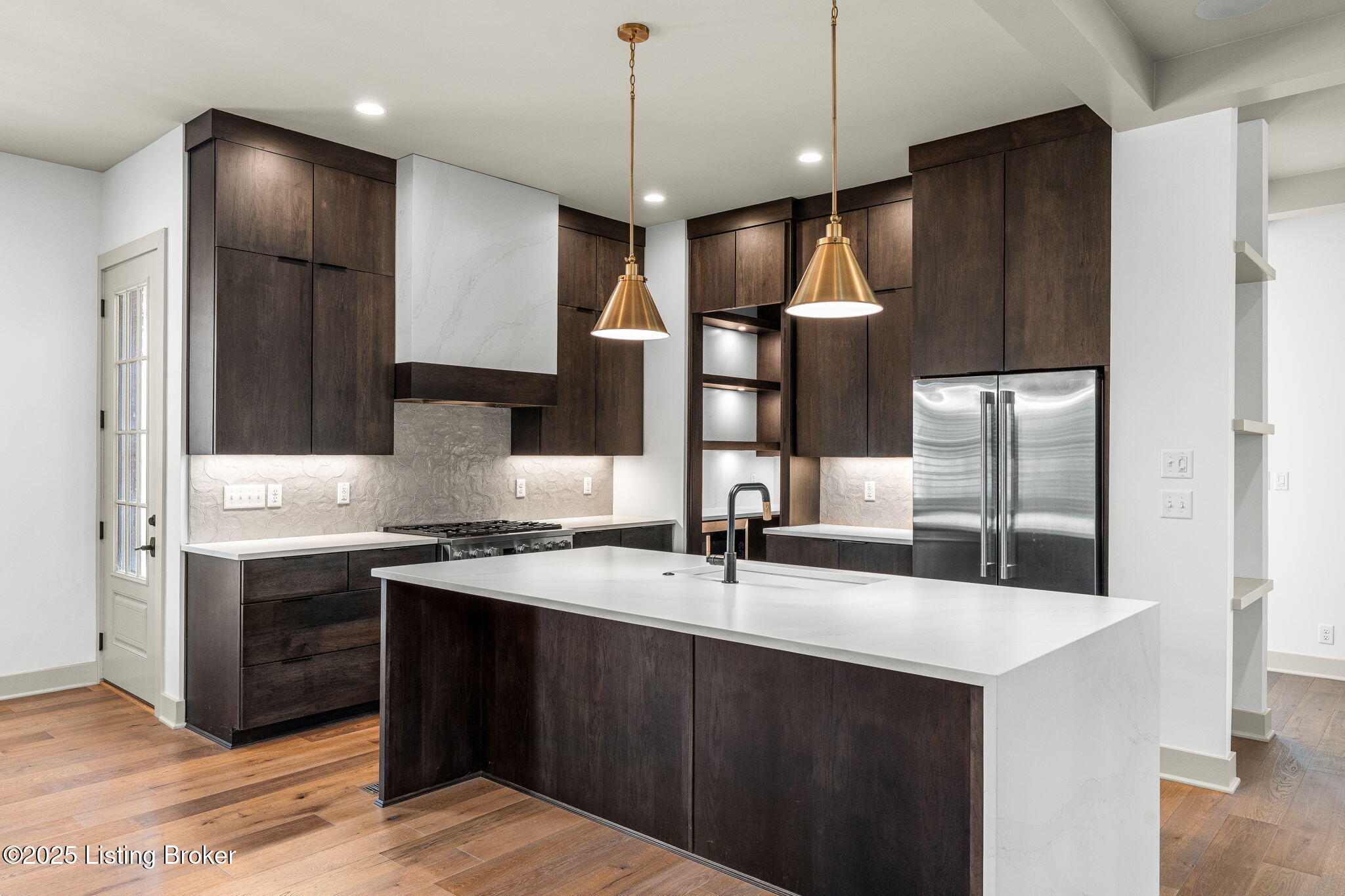 Prospect, Kentucky, 40059, United States, 6 Bedrooms Bedrooms, ,5 BathroomsBathrooms,Residential,Active,1926893