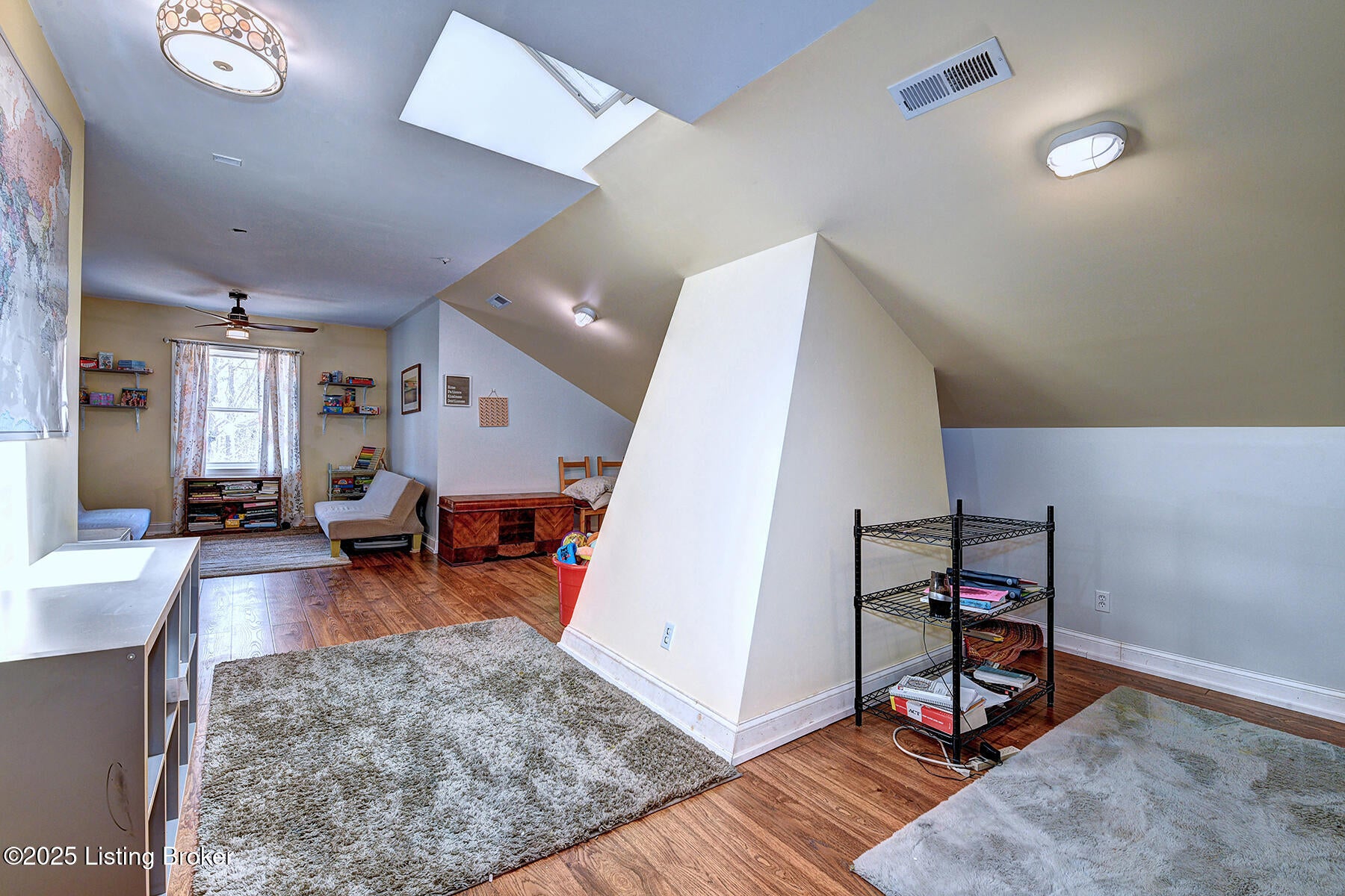 Louisville, Kentucky, 40220, United States, 5 Bedrooms Bedrooms, ,7 BathroomsBathrooms,Residential,Active,1953976