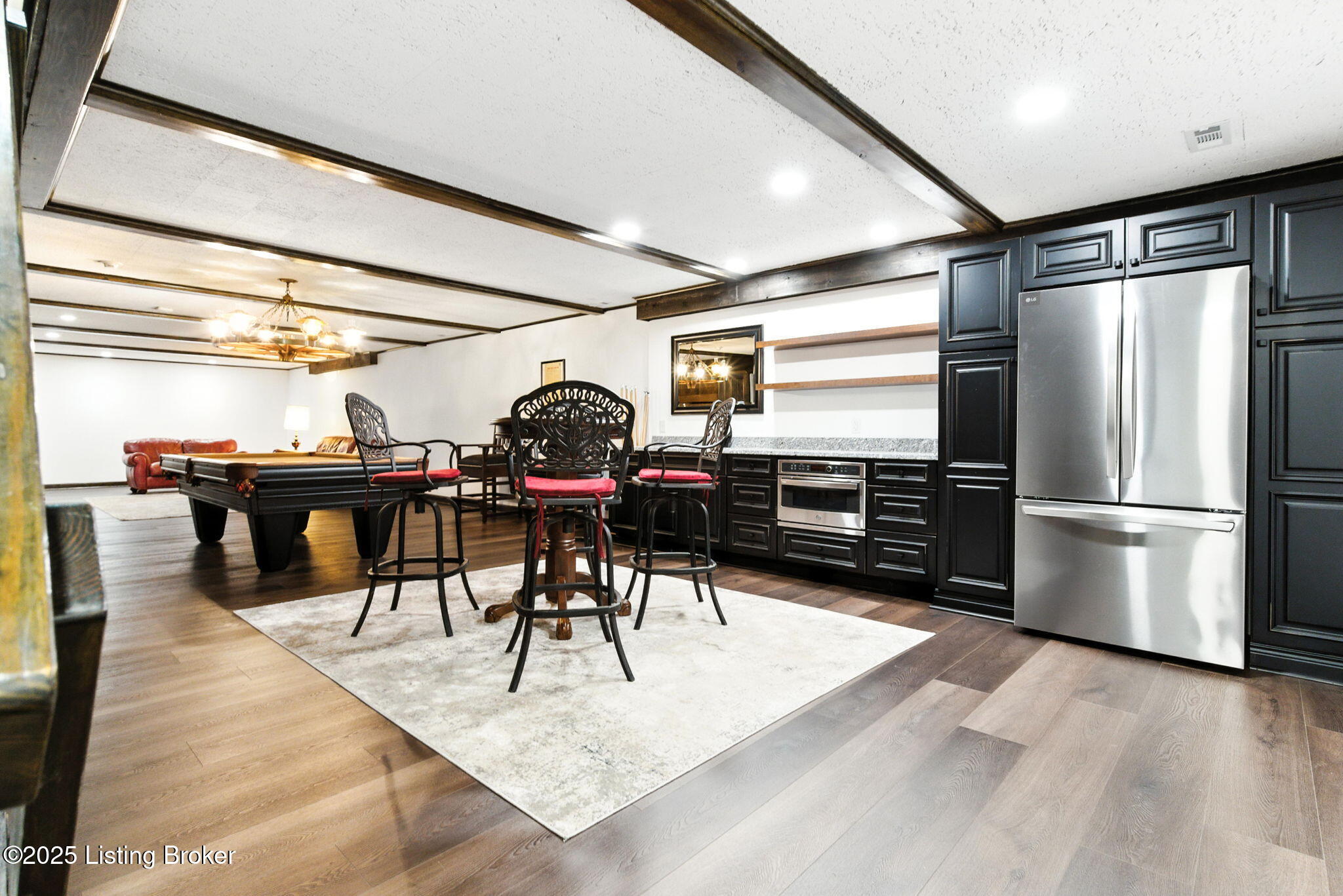 Louisville, Kentucky, 40222, United States, 5 Bedrooms Bedrooms, ,5 BathroomsBathrooms,Residential,Active,1929431