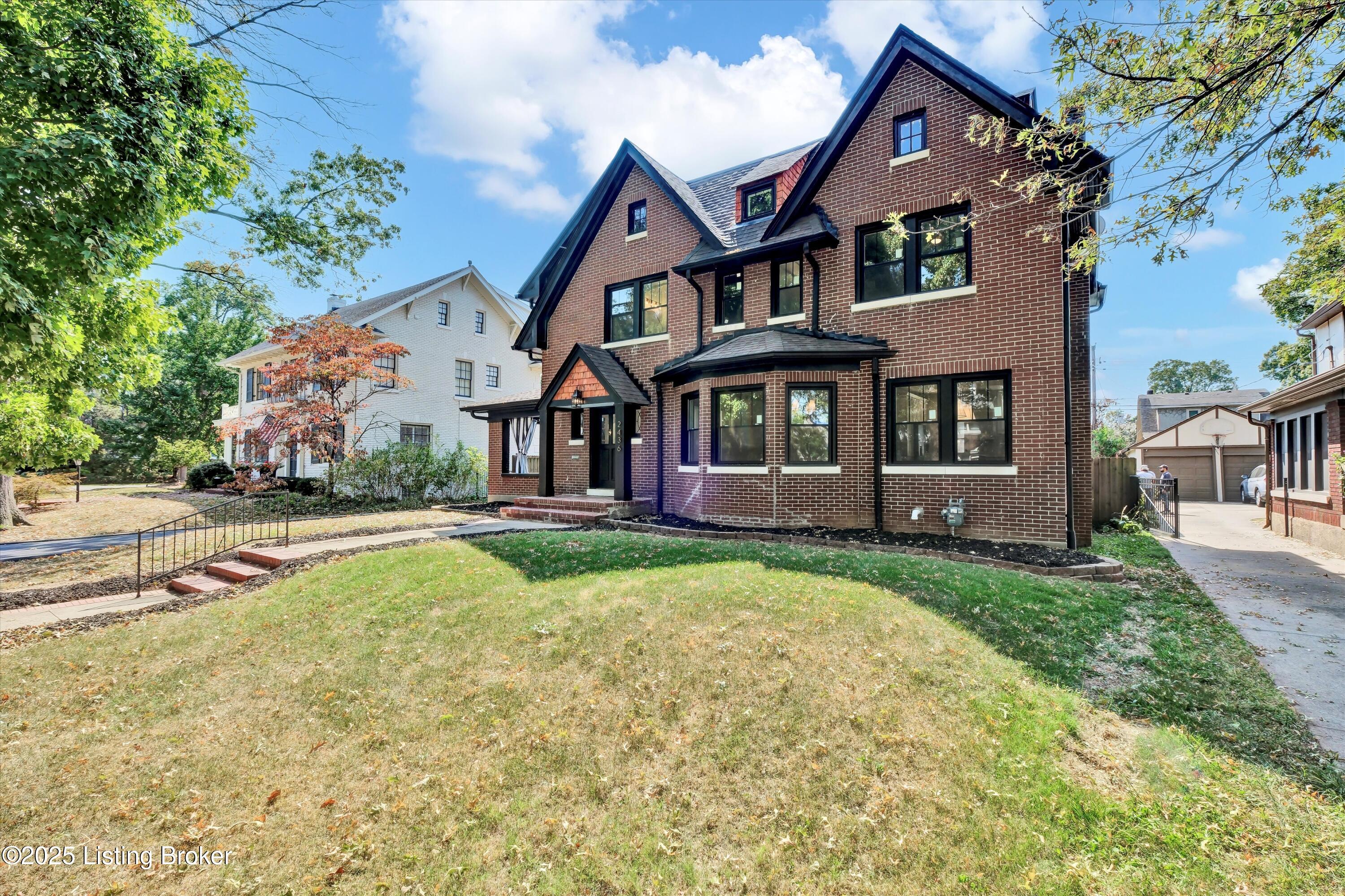 Louisville, Kentucky, 40205, United States, 4 Bedrooms Bedrooms, ,5 BathroomsBathrooms,Residential,Active,1953367