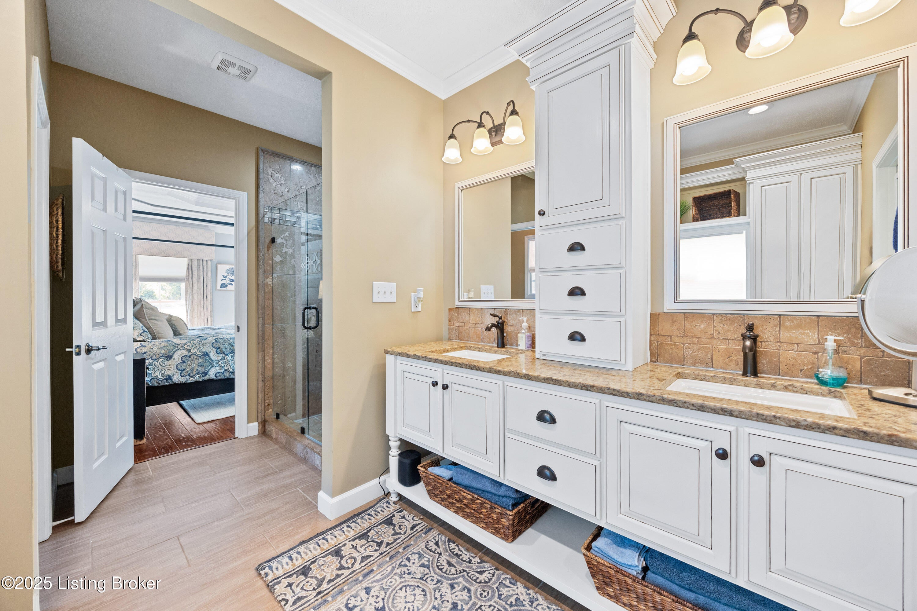 Louisville, Kentucky, 40272, United States, 6 Bedrooms Bedrooms, ,6 BathroomsBathrooms,Residential,Active,1929692