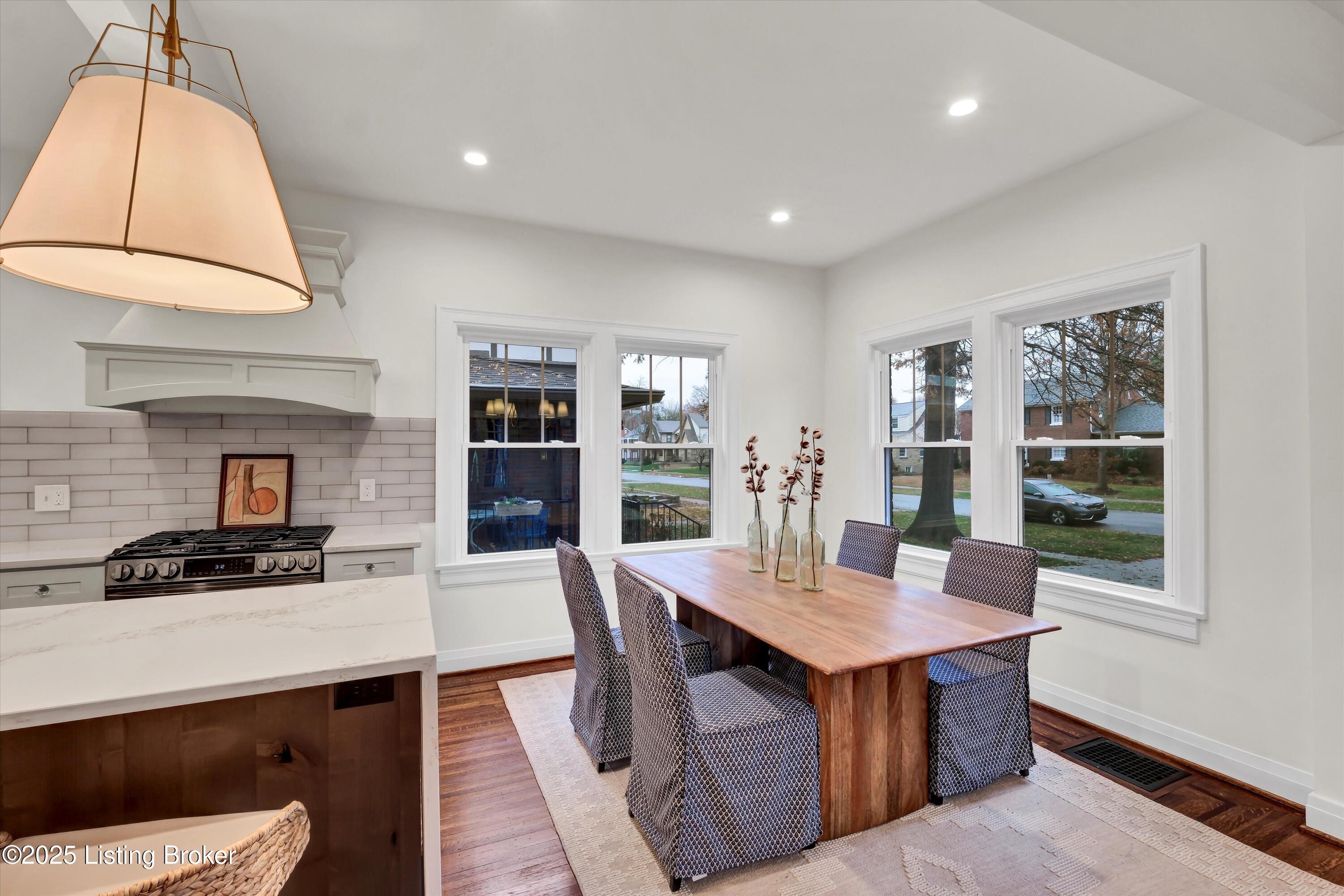 Louisville, Kentucky, 40205, United States, 4 Bedrooms Bedrooms, ,5 BathroomsBathrooms,Residential,Active,1996579