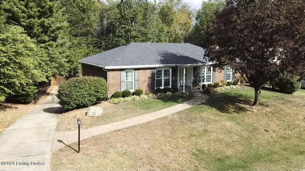 8209 TWIN LAKES CT, LOUISVILLE, KY 40214 - Image 1