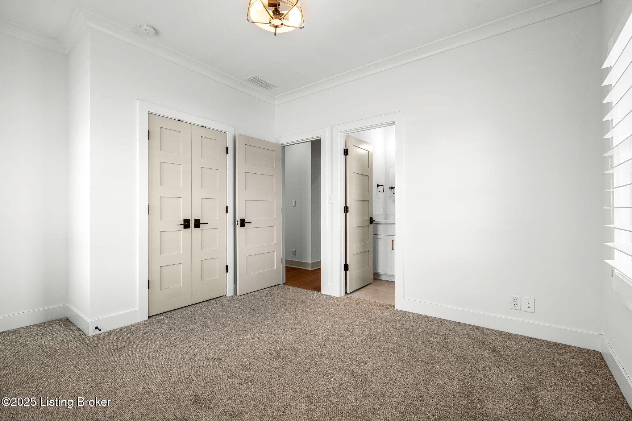 Prospect, Kentucky, 40059, United States, 6 Bedrooms Bedrooms, ,5 BathroomsBathrooms,Residential,Active,1926893