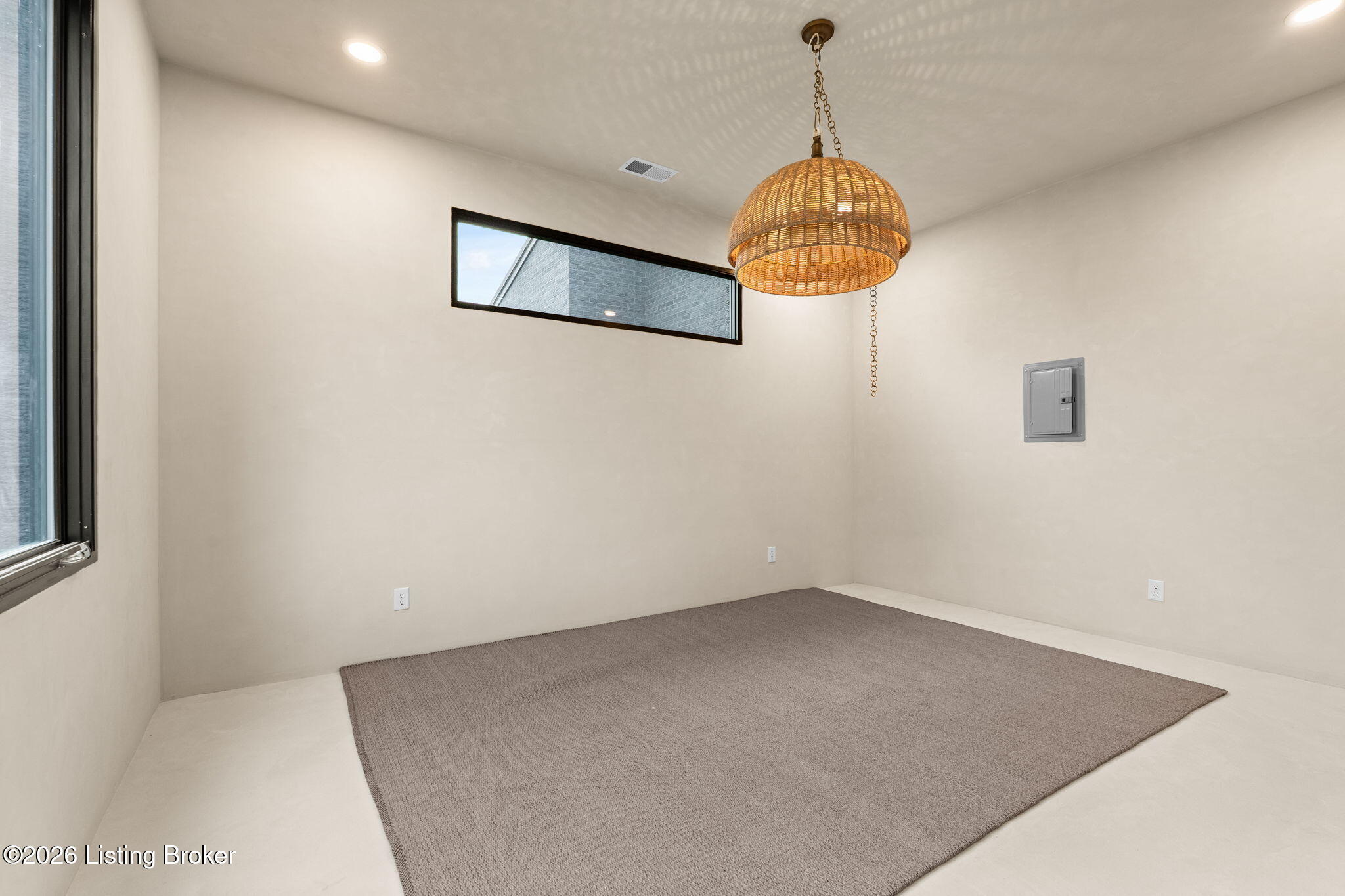 Shelbyville, Kentucky, 40065, United States, 5 Bedrooms Bedrooms, ,5 BathroomsBathrooms,Residential,Active,2007617