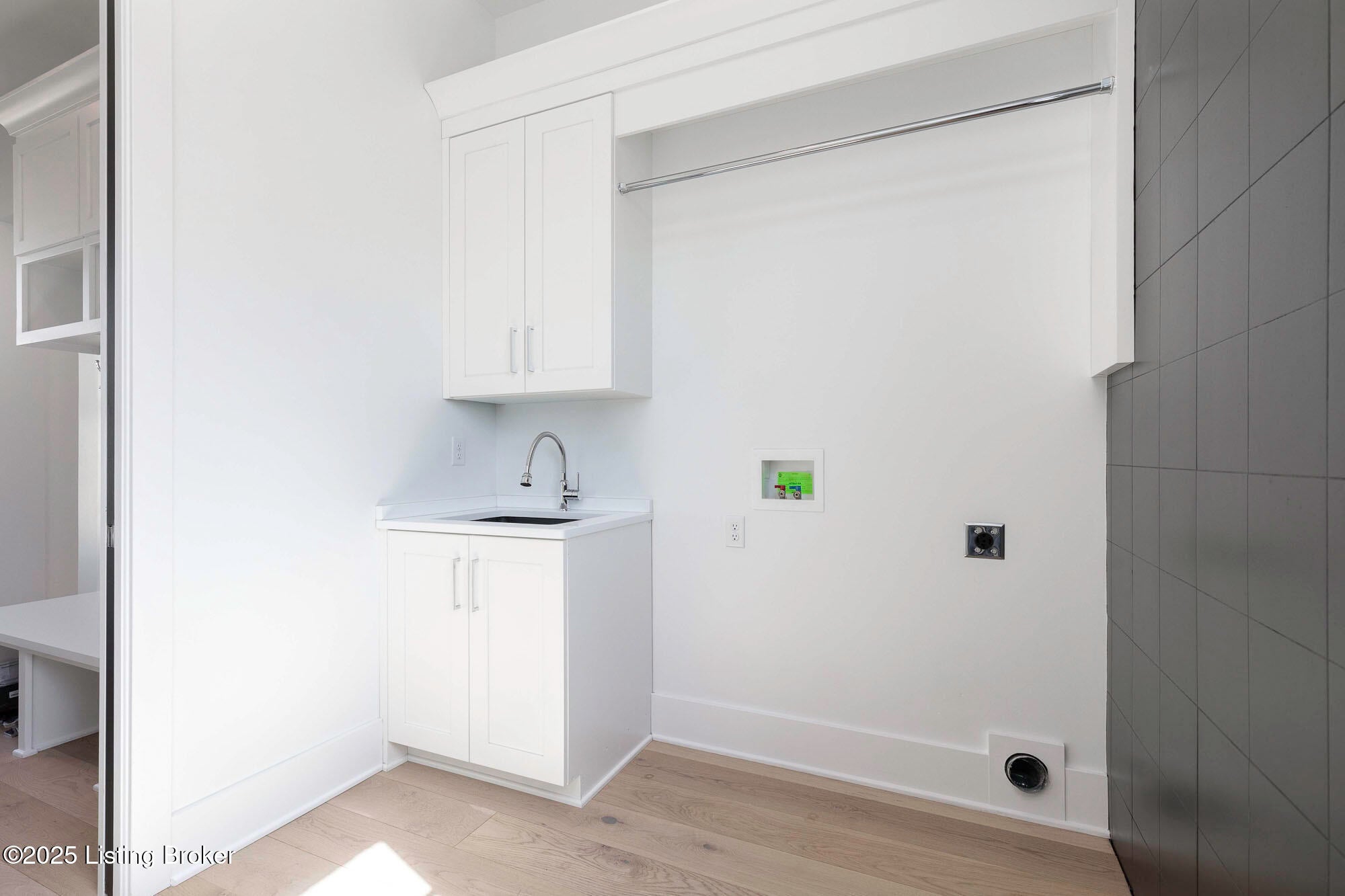 Prospect, Kentucky, 40059, United States, 5 Bedrooms Bedrooms, ,7 BathroomsBathrooms,Residential,Active,1894198