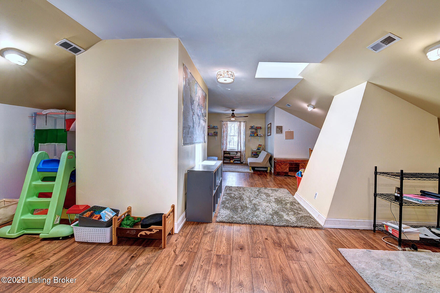 Louisville, Kentucky, 40220, United States, 5 Bedrooms Bedrooms, ,7 BathroomsBathrooms,Residential,Active,1953976