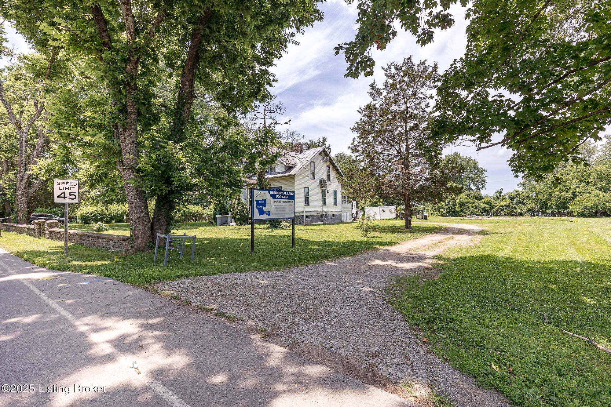 Louisville, Kentucky, 40222, United States, ,2 BathroomsBathrooms,Residential,Active,1888490