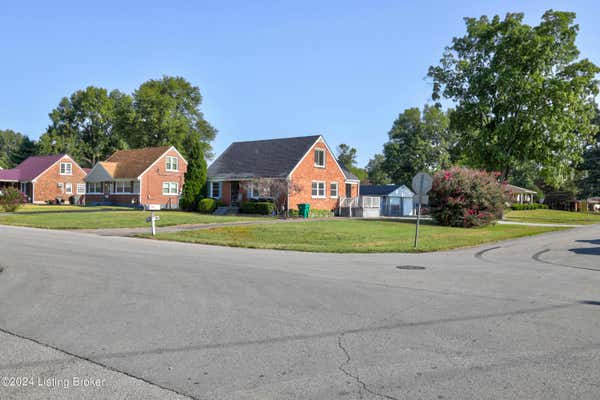 10217 MOONLIGHT WAY, LOUISVILLE, KY 40272, photo 3 of 33