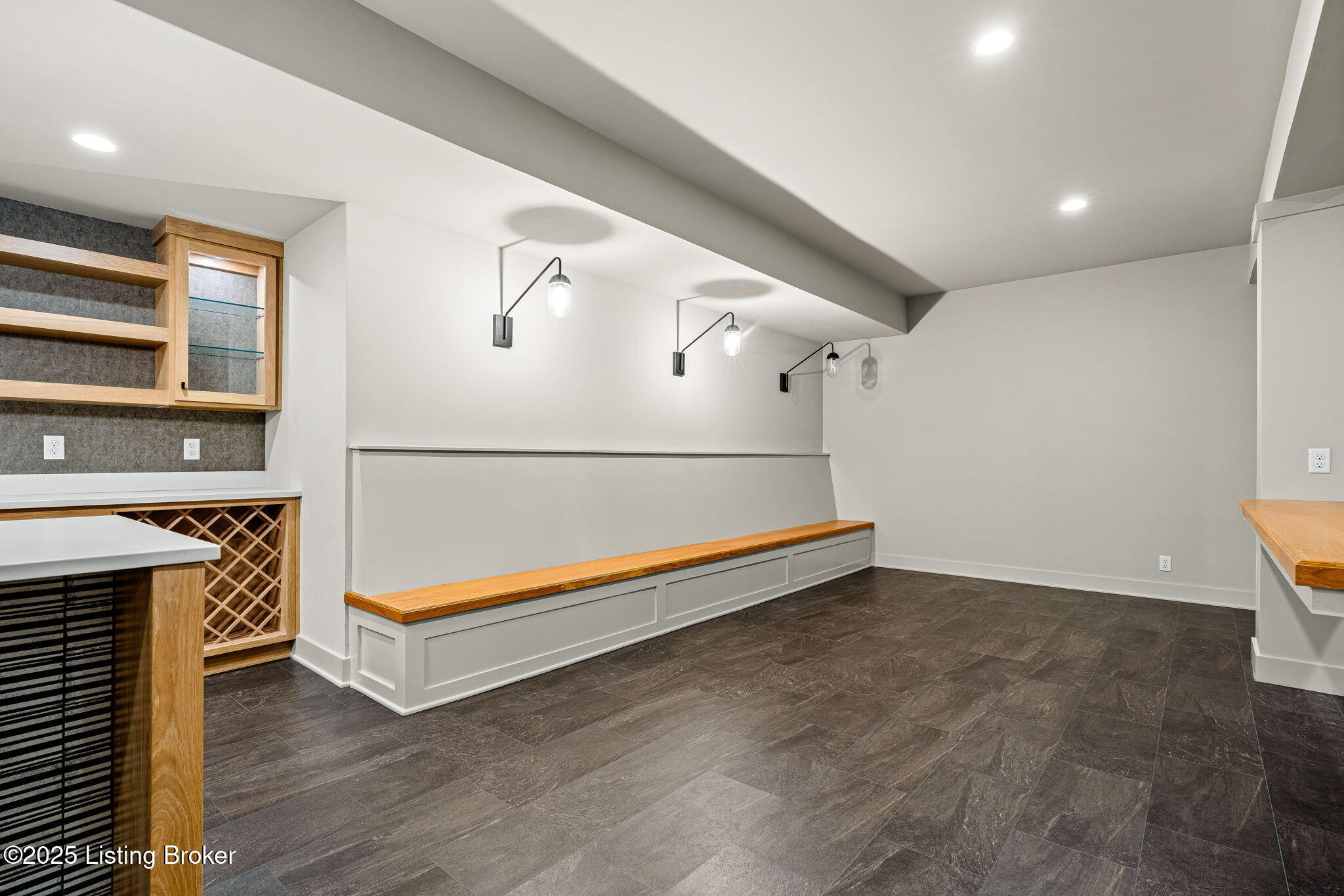 Prospect, Kentucky, 40059, United States, 6 Bedrooms Bedrooms, ,5 BathroomsBathrooms,Residential,Active,1926893