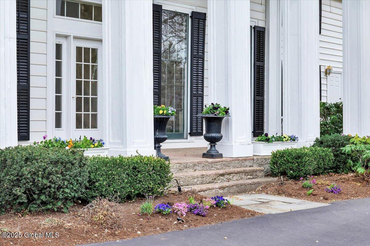 Newtonville, New York, 12110, United States, ,6 BathroomsBathrooms,Residential,Active,1798098