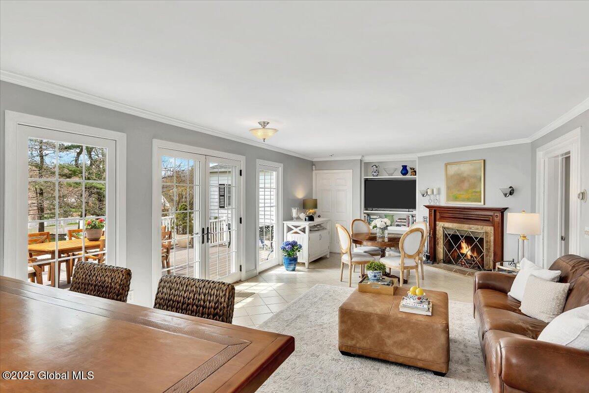 Newtonville, New York, 12110, United States, ,6 BathroomsBathrooms,Residential,Active,1798098