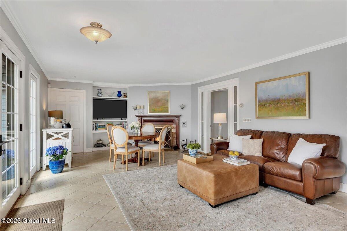 Newtonville, New York, 12110, United States, ,6 BathroomsBathrooms,Residential,Active,1798098