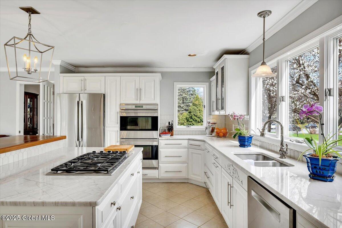 Newtonville, New York, 12110, United States, ,6 BathroomsBathrooms,Residential,Active,1798098