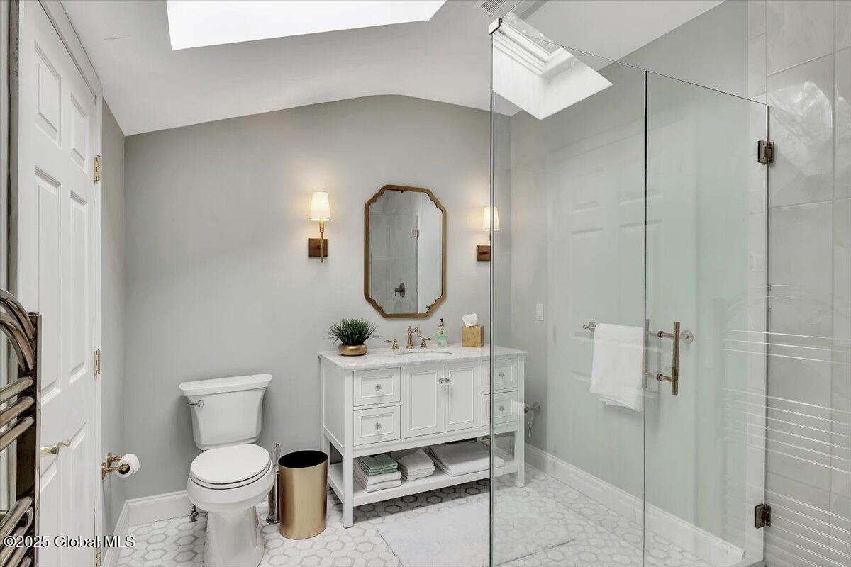 Newtonville, New York, 12110, United States, ,6 BathroomsBathrooms,Residential,Active,1798098